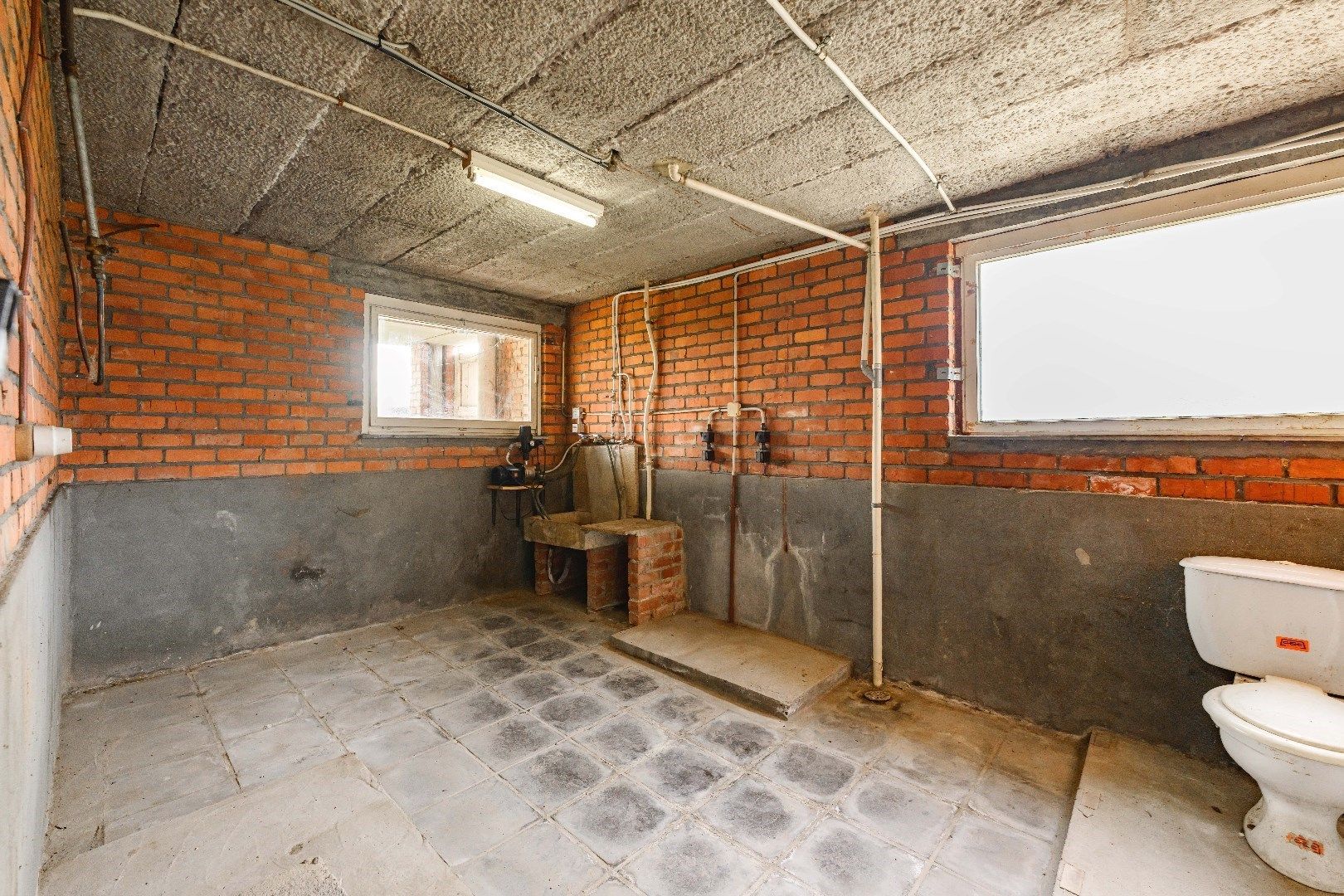 TE RENOVEREN ALLEENSTAANDE WONING OP 827 m² IN HARTJE TIELT foto 13