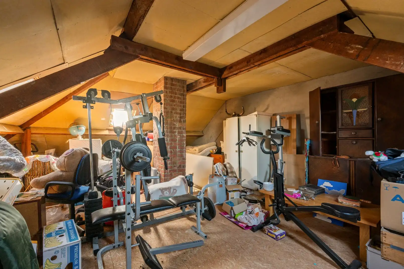 Instapklare halfopen woning met 3 slaapkamers, garage, tuin en mancave in Mesen foto 18