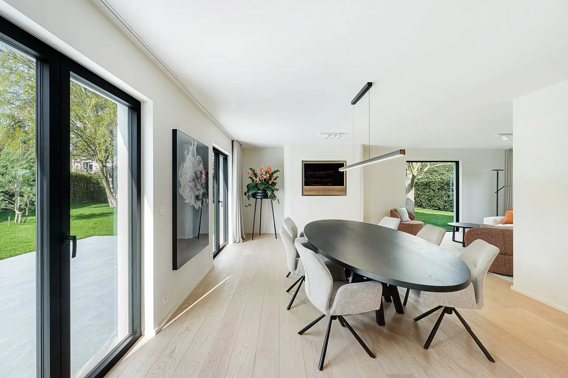 Smaakvol afgewerkte villa in Maaiken met ruime tuin foto 5