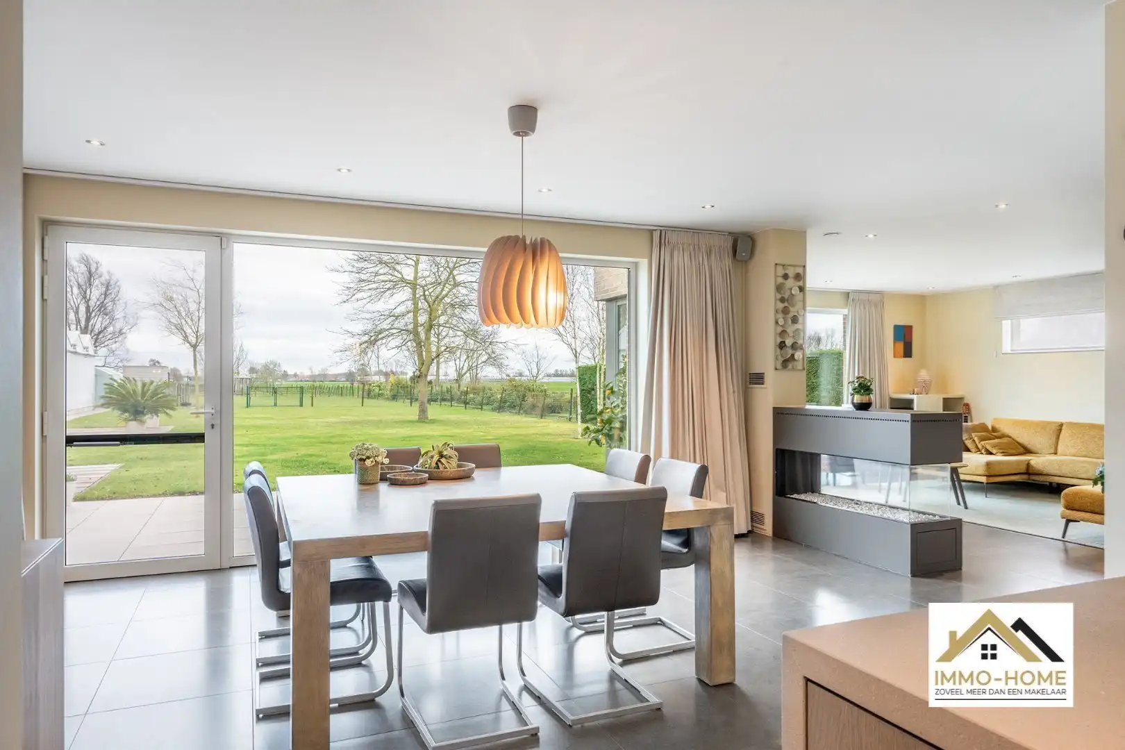 Vrijstaande woning met 3000M2 grond en landelijk uitzicht!! foto 11