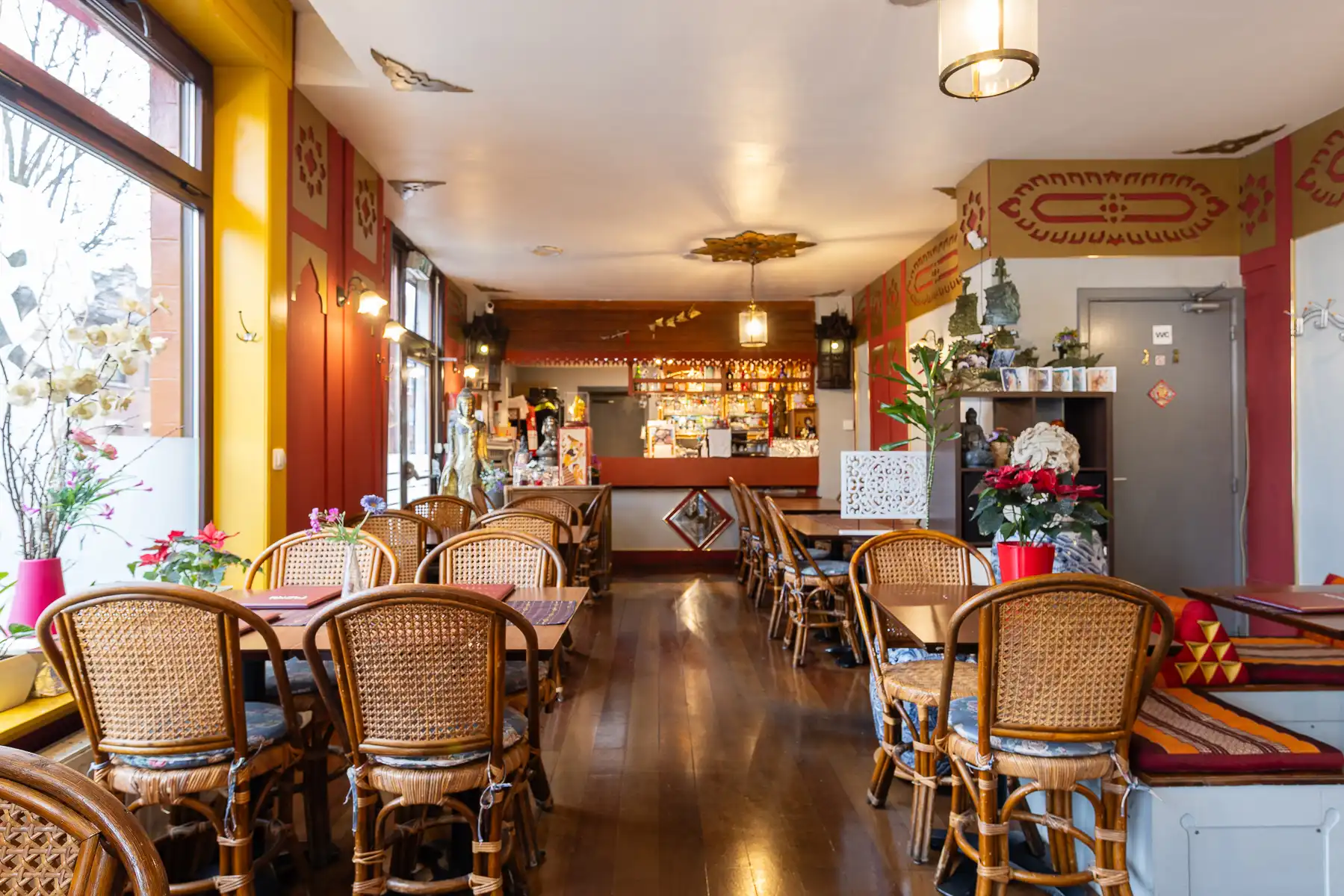 Handelsgelijkvloers (restaurant) met appartement foto 4