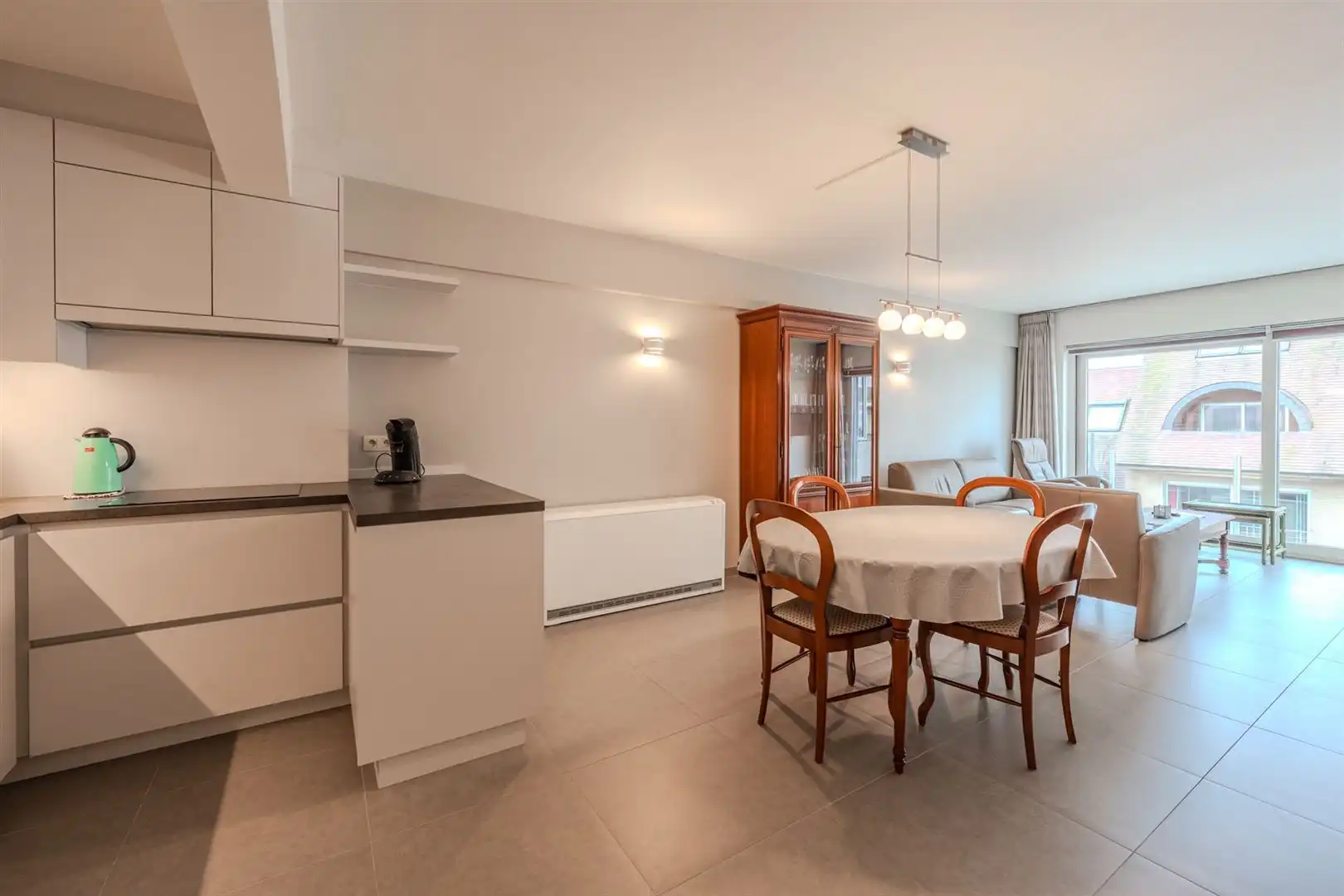 Instap klaar 1-slaapkamer appartement met schuin zeezicht foto 4