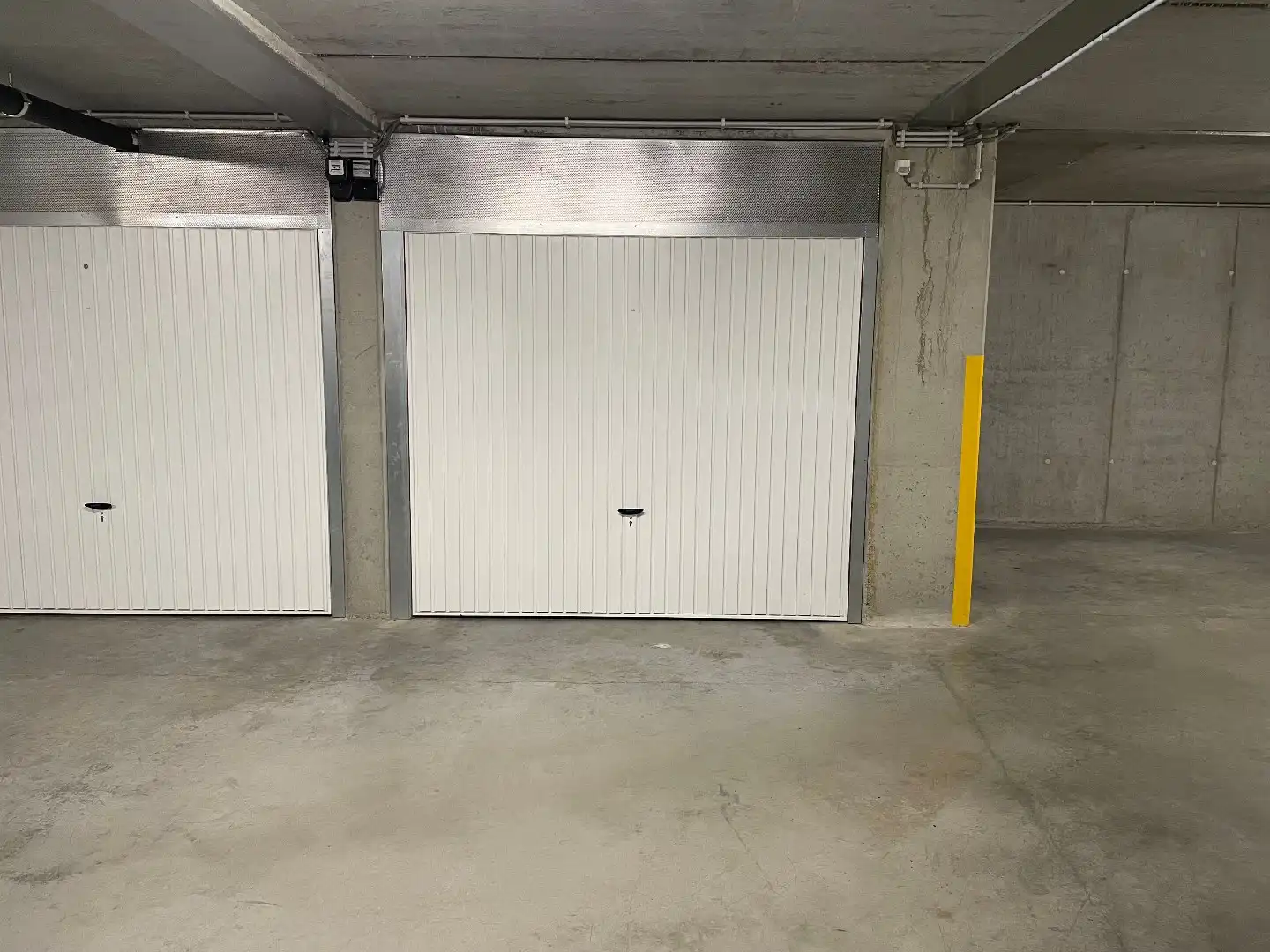 Gesloten garagebox - centrum Wenduine foto 2