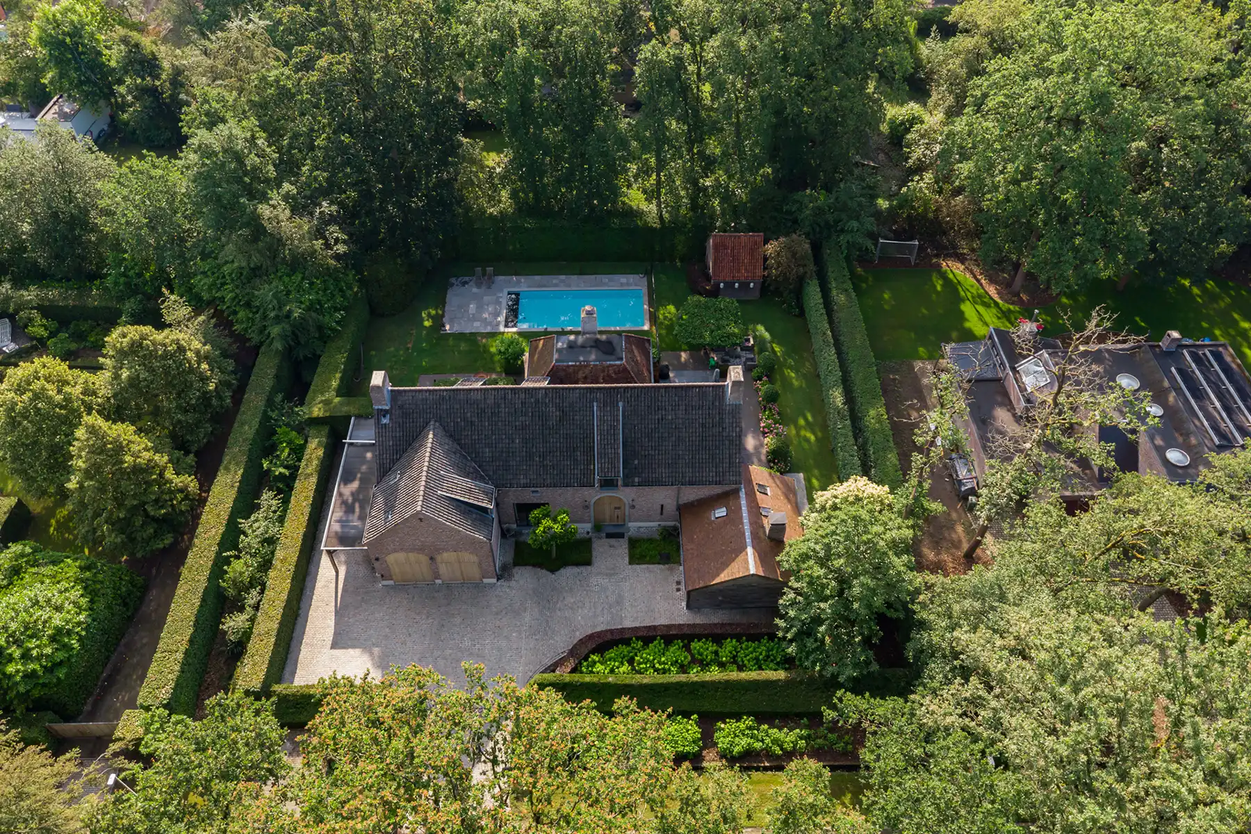 Instapklare villa op toplocatie aan het Zoerselbos foto {{pictureIndex}}