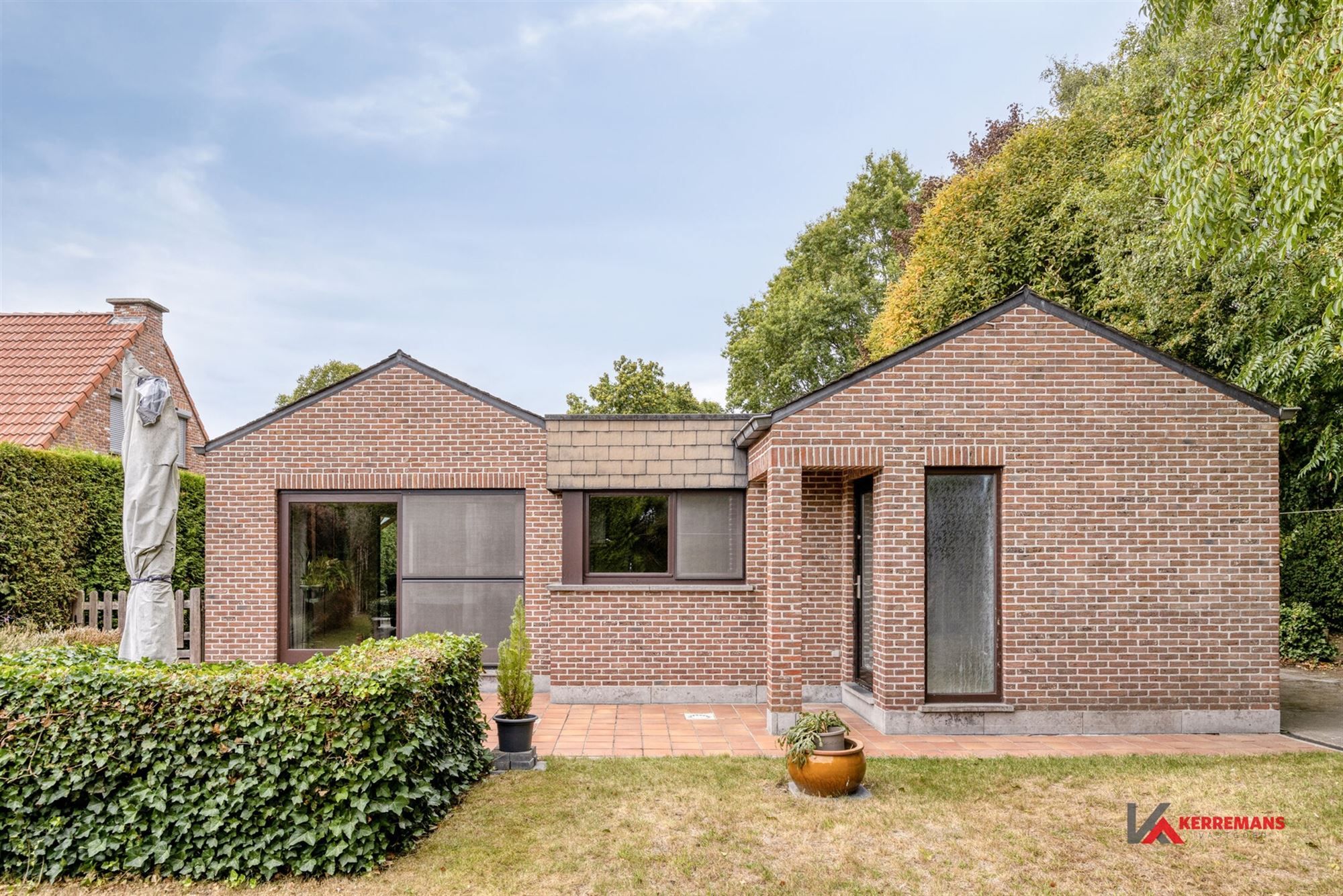 Laagbouwwoning met 3 slaapkamers, garage en tuin.  foto 29