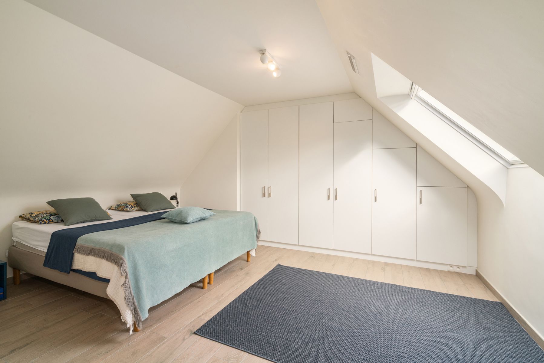 Instapklaar appartement met twee slaapkamers en staanplaats! foto 8