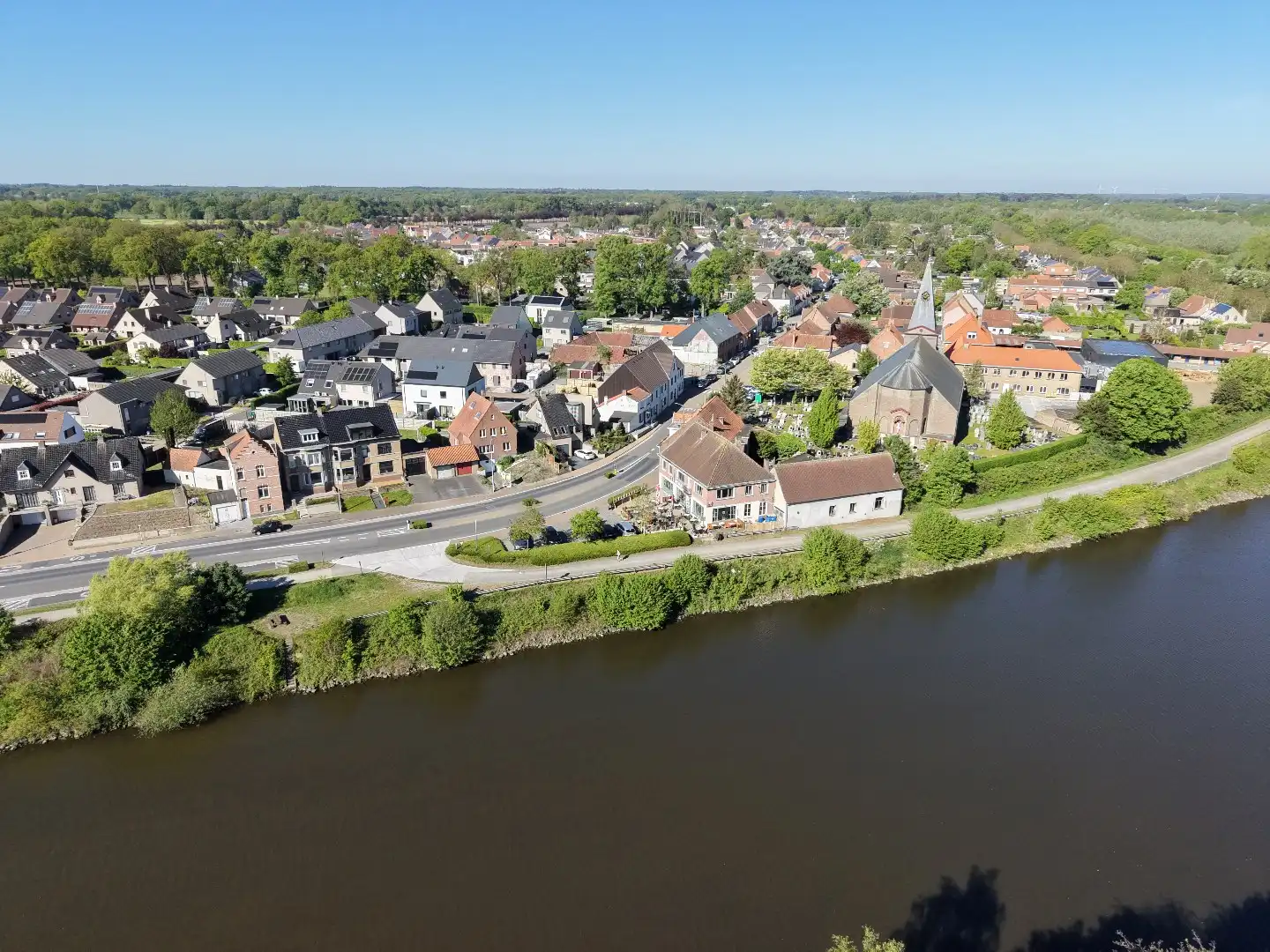 Karaktervolle woning met 3 slpks, 2 garages én zicht over het water  foto 25