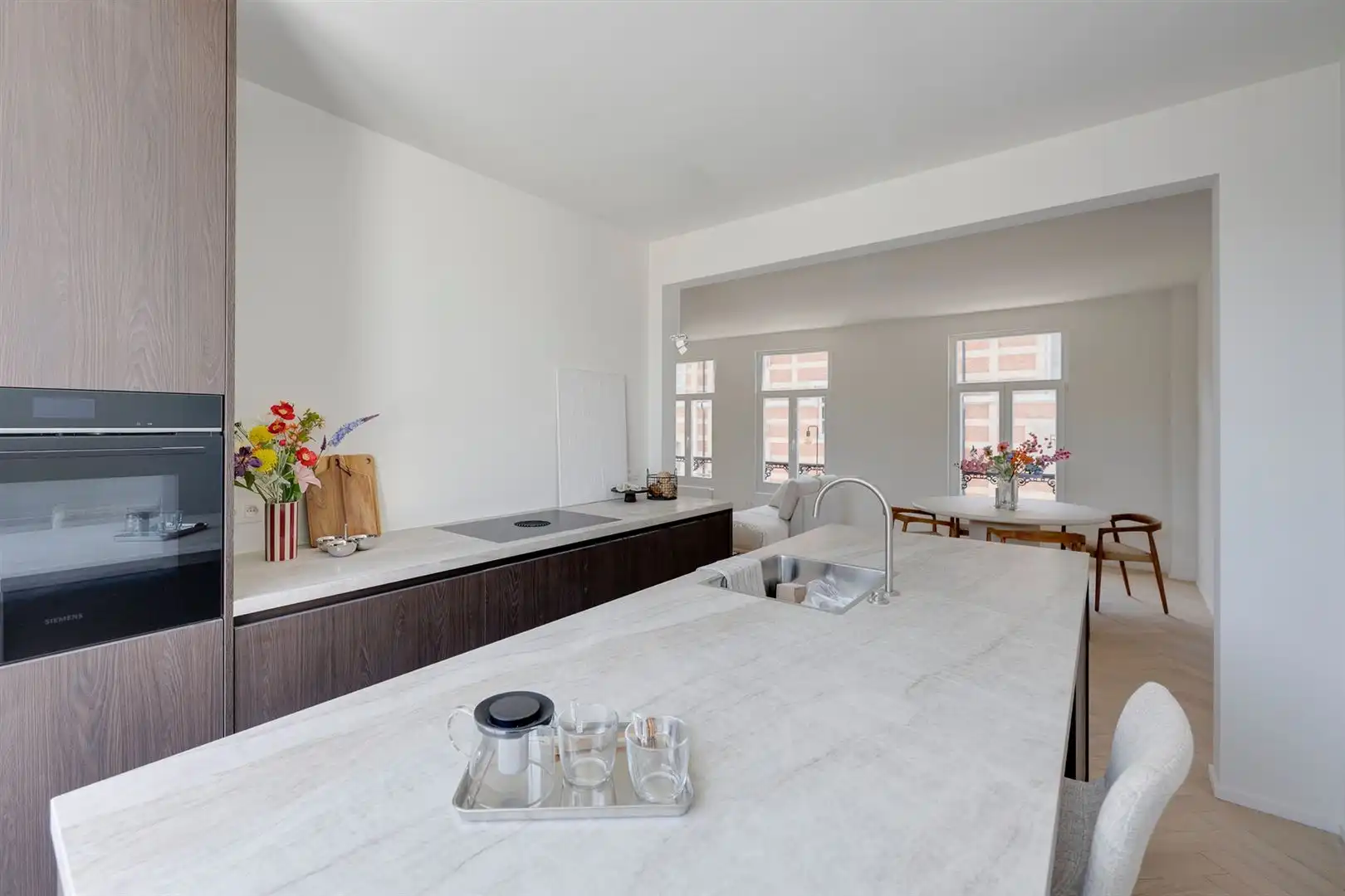 Appartement met terras en Parijse flair in Sint-Andries foto 6
