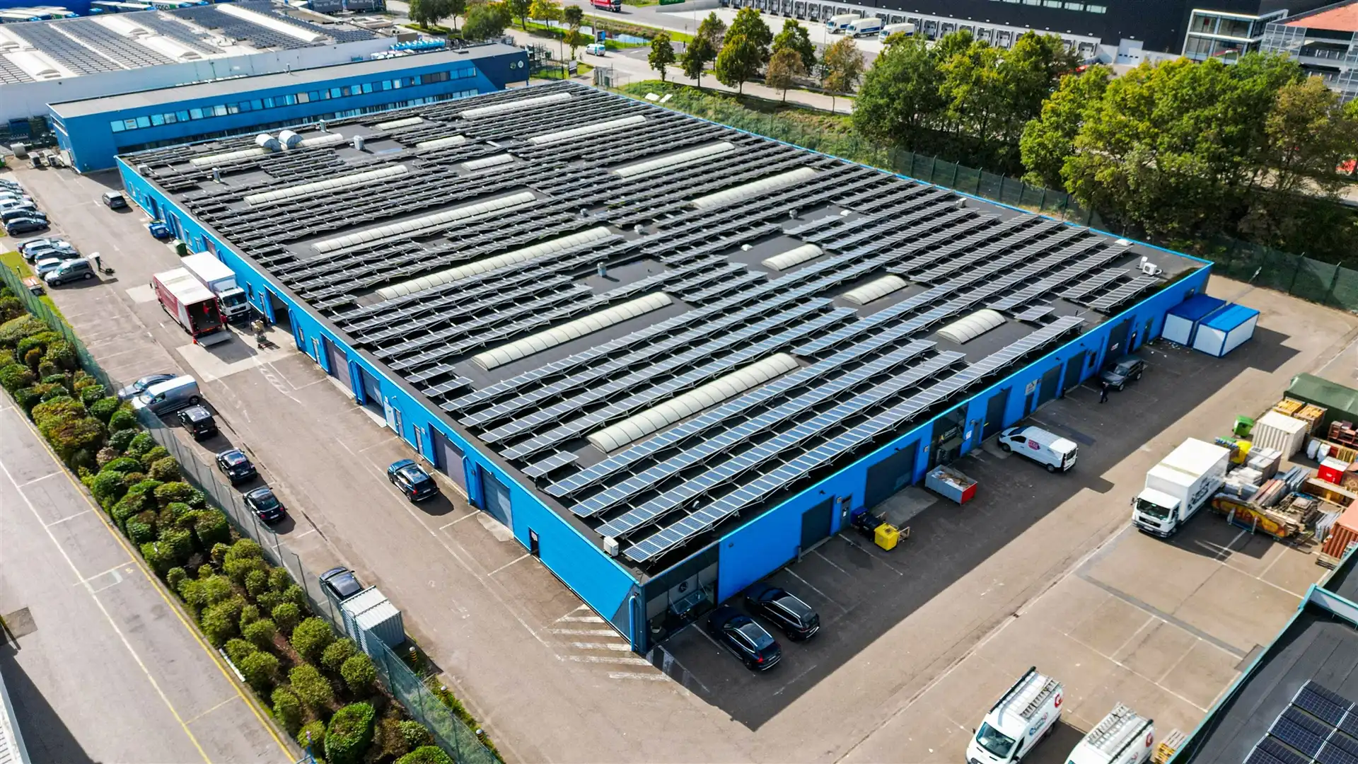 KMO unit in industriepark foto {{pictureIndex}}
