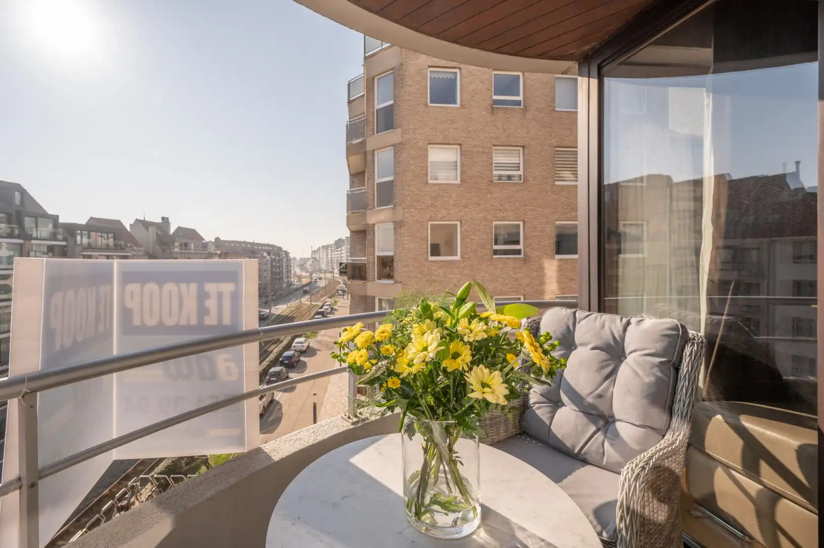 Uiterst ruim appartement met 3 slaapkamers en 2 badkamers   foto 11