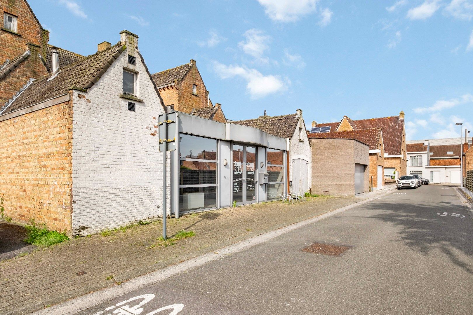 Uniek Historisch Gemeentehuis/Bibliotheek aan de Markt 10 in Veldegem foto 7