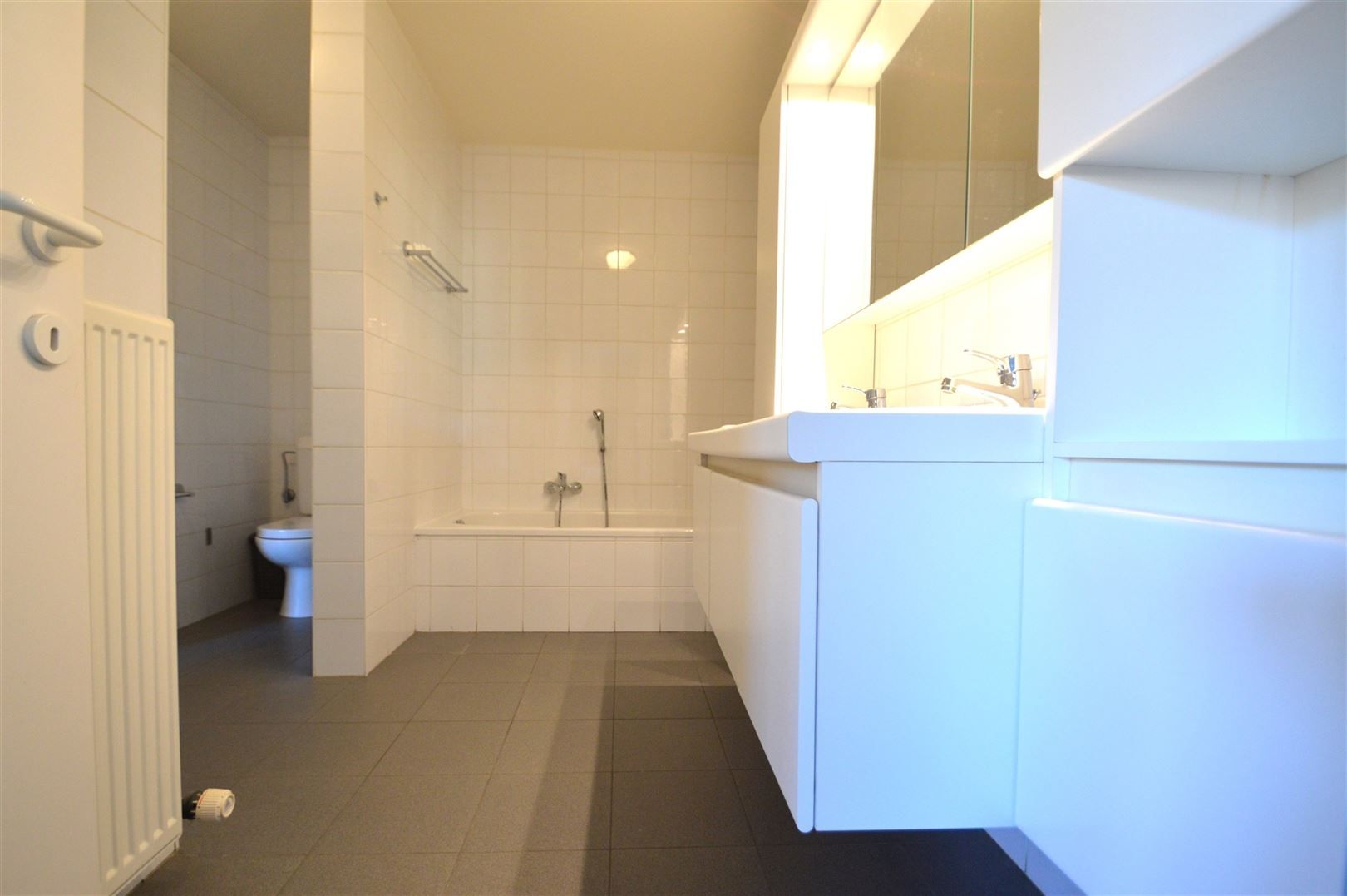 Zeer ruim appartement met prachtig zicht op een unieke ligging te Dendermonde foto 12