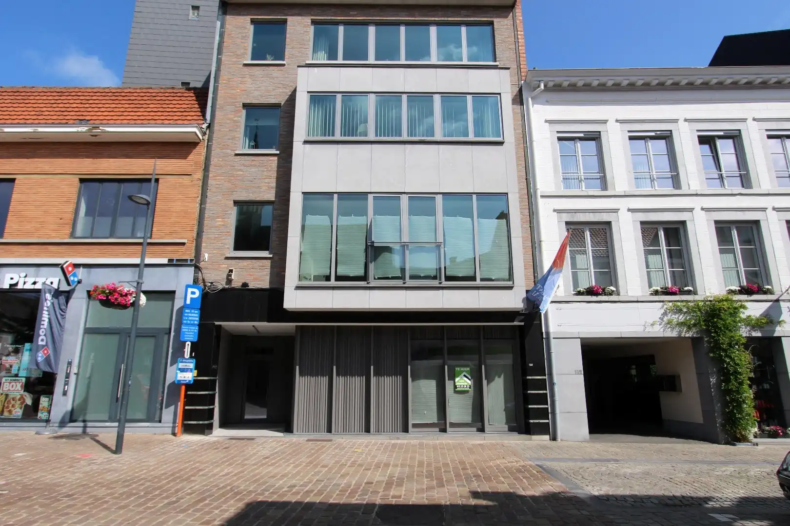 LUXE GELIJKVLOERS APPARTEMENT MET GROOT TERRAS foto {{pictureIndex}}