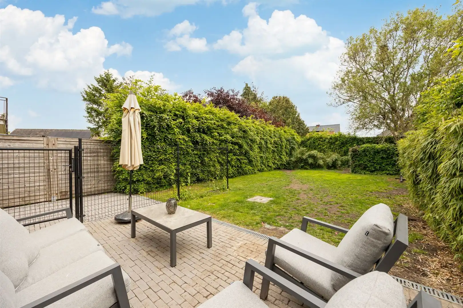     Lichtrijk gelijkvloers met privatieve tuin en garage foto 4