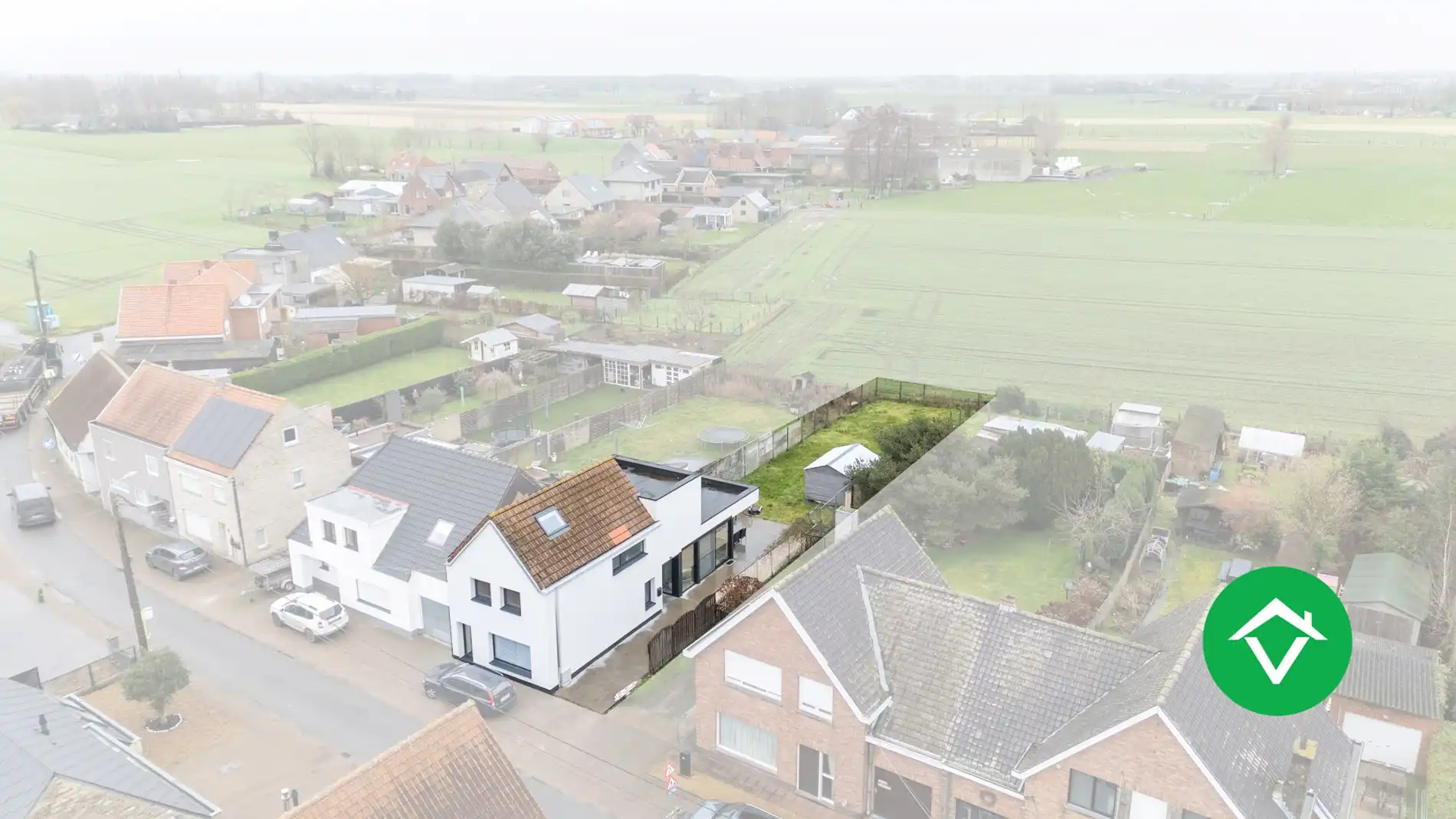 Instapklare gezinswoning met 3 slaapkamers en open veldzicht in Koekelare foto 2