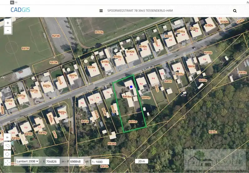 Woning op breed perceel - achterliggend natuurgebied - stal foto 2