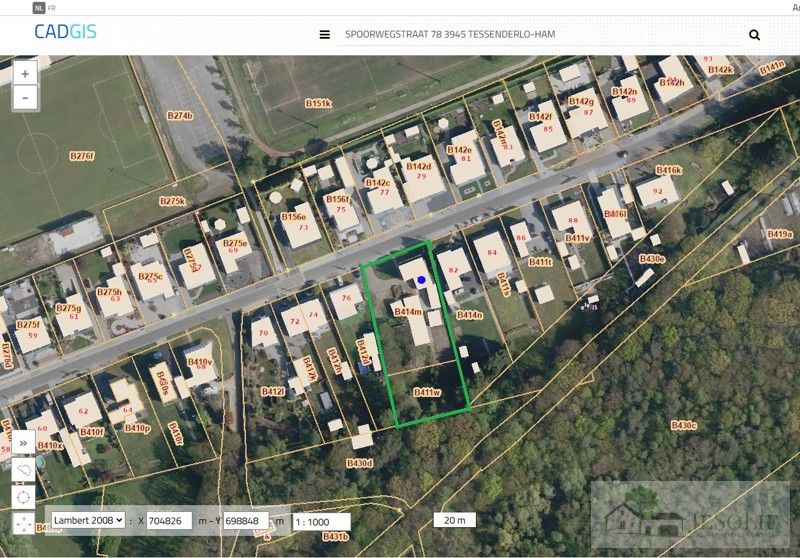 Woning op breed perceel - achterliggend natuurgebied - stal foto 2