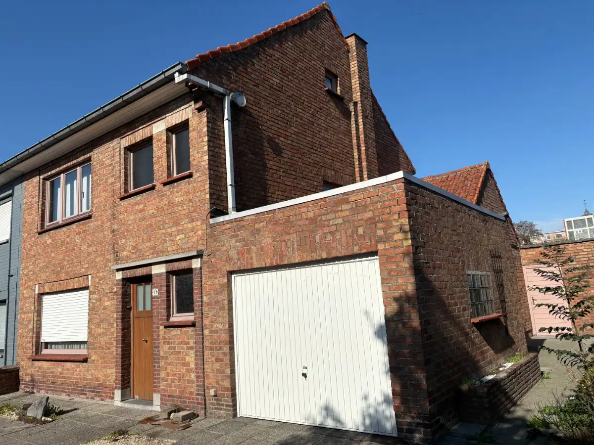 drie slaapkamer ééngezinswoning met garage en tuin foto 4
