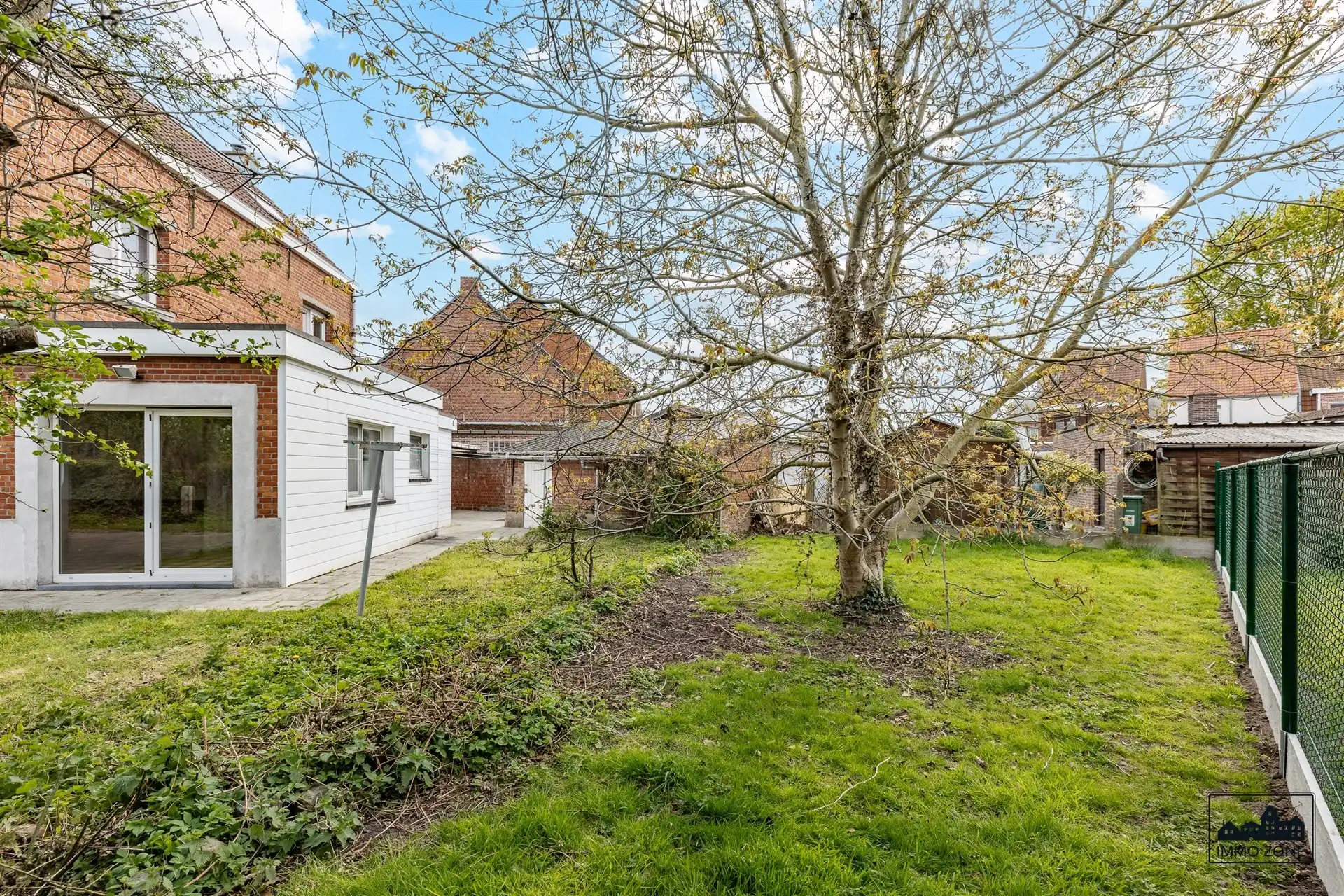 Ruime woning met tuin en garage in Hamme foto 3