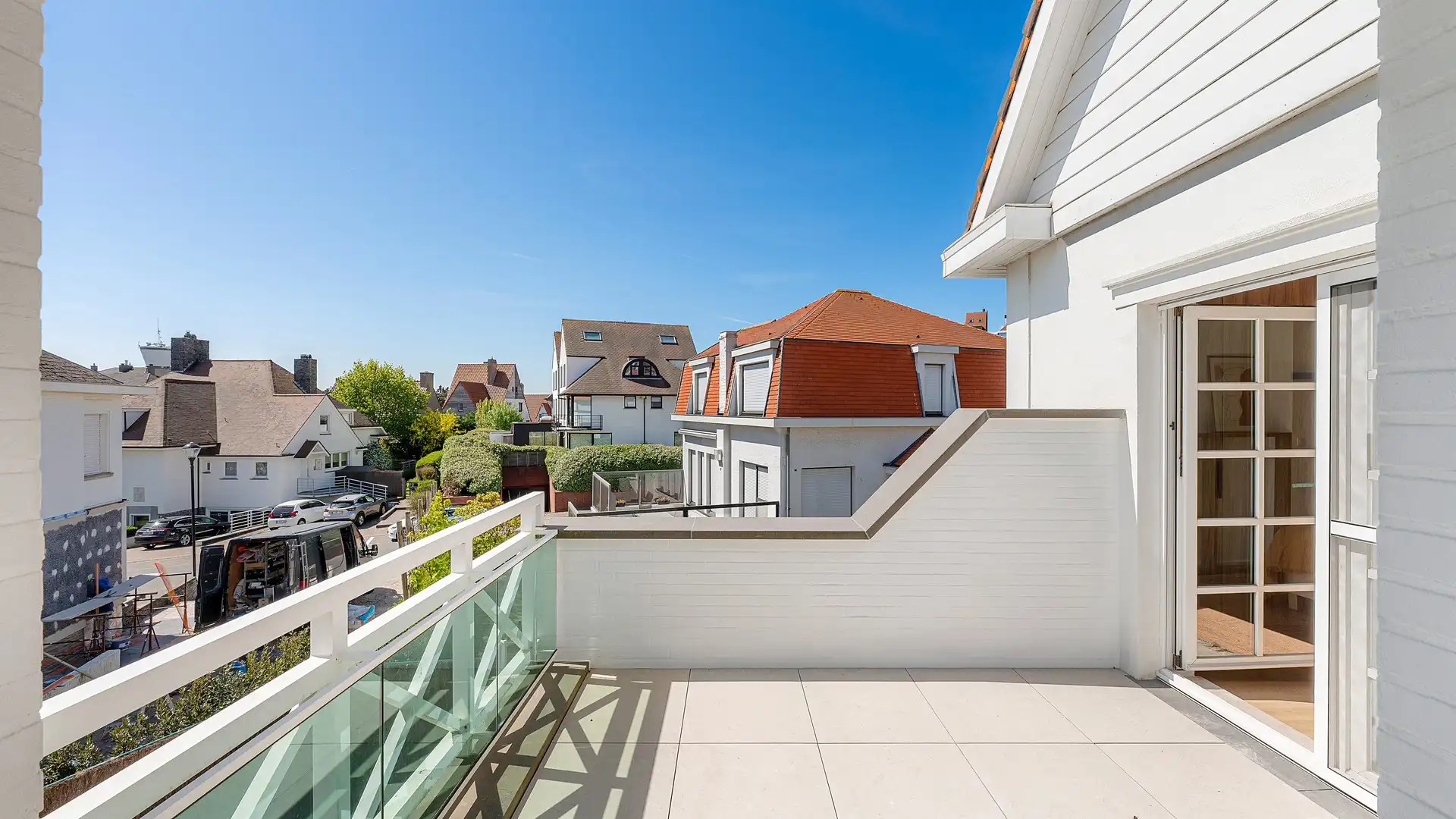 Exclusief gerenoveerde villa op een absolute toplocatie foto 31