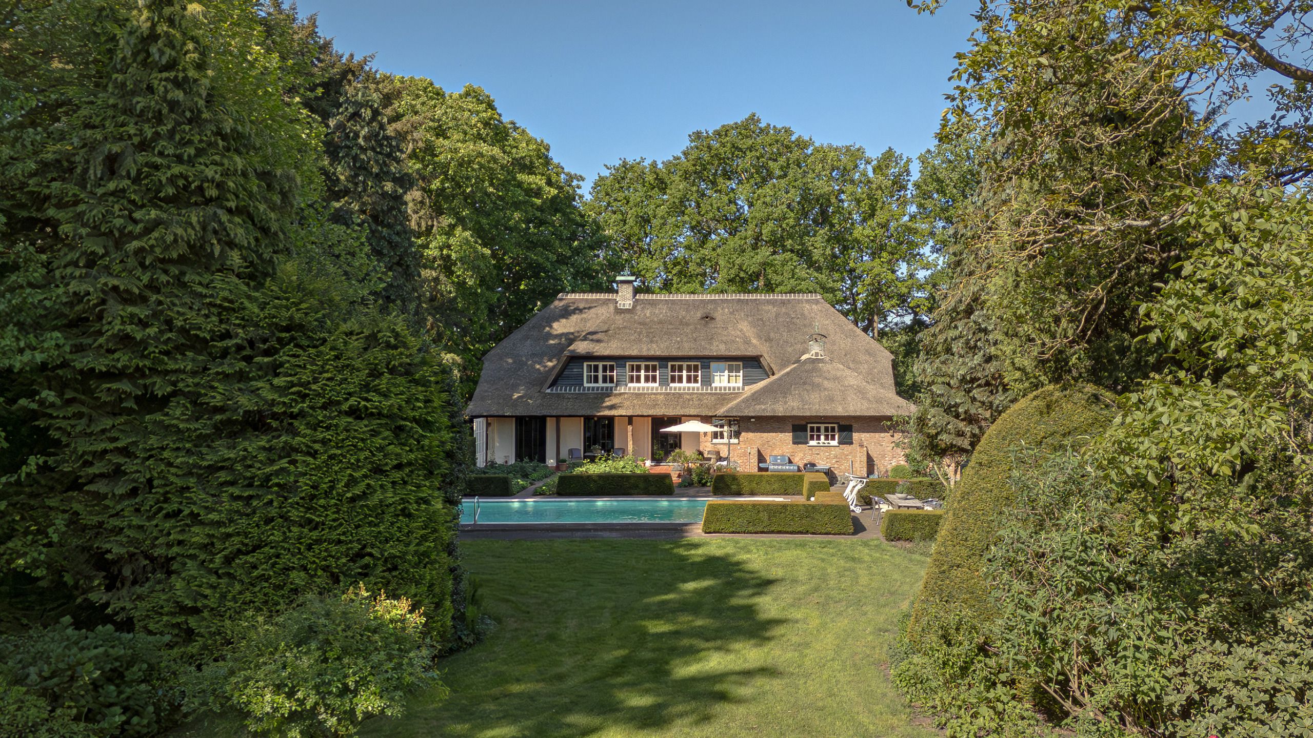 Een parel in een rustige, groene omgeving te Essen met 6 slaapkamers, buitenzwembad en sauna foto 40