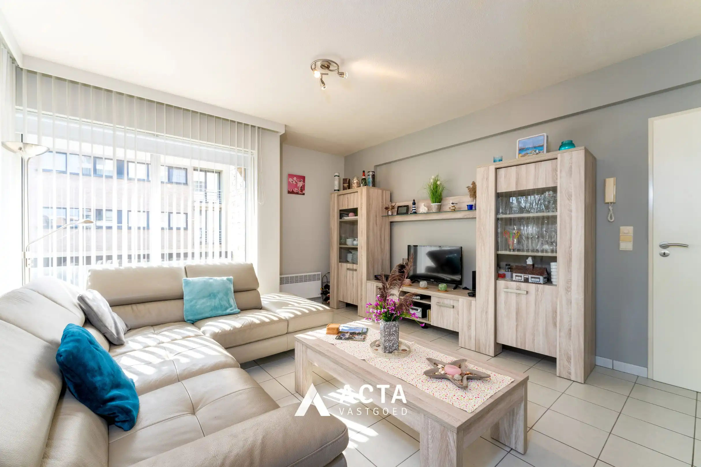 Instapklaar hoekappartement met twee slaapkamers in Mariakerke foto 5