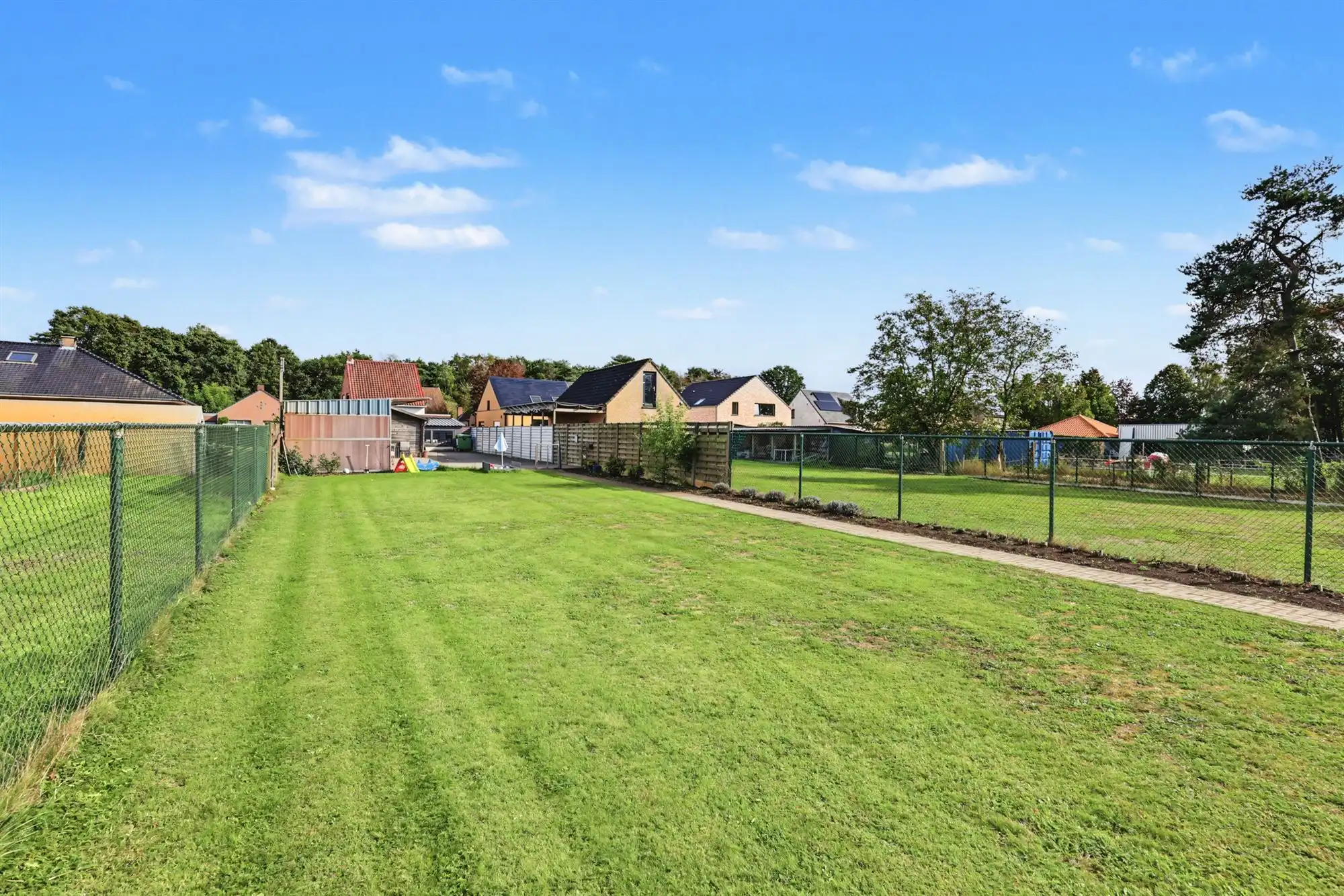 Instapklare woning op ruim perceel met paardenstallen foto 26