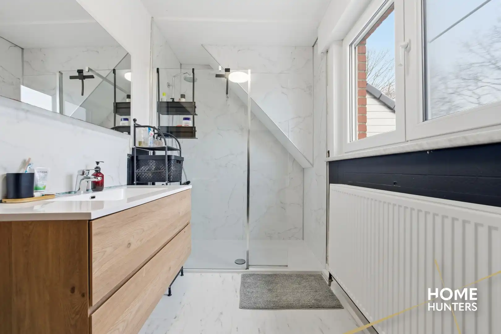 Verrassend ruime woning op een rustige ligging in Ieper met 5 slaapkamers en een oprit foto 26