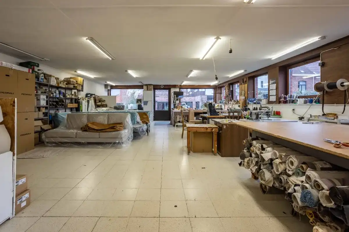 Ruime woning met showroom, atelier en appartement te koop! foto 10