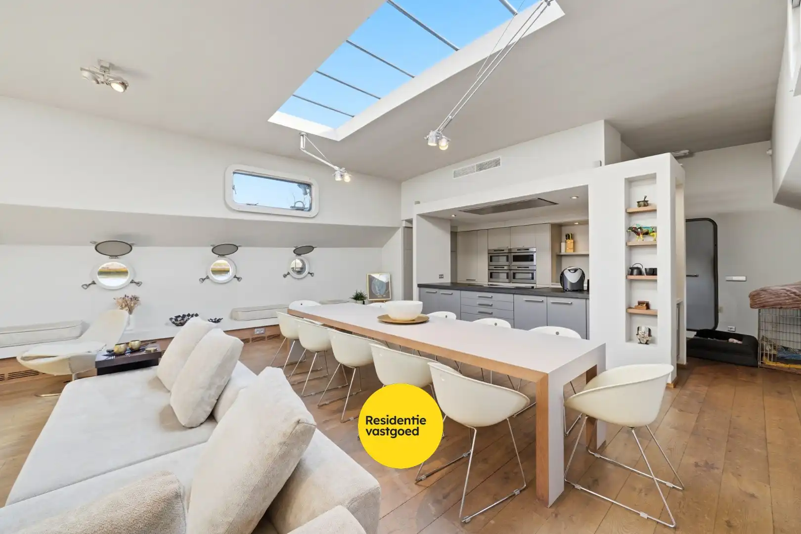 Unieke woonboot met B&B en vergunde ligplaats in Plassendale foto 12