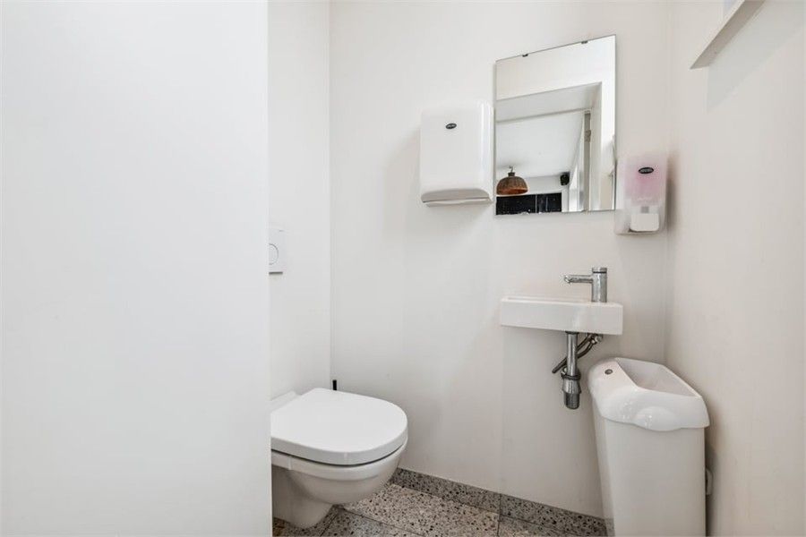 INTERESSANTE OPBRENGSTEIGENDOM MET HANDELSRUIMTE EN APPARTEMENT foto 23