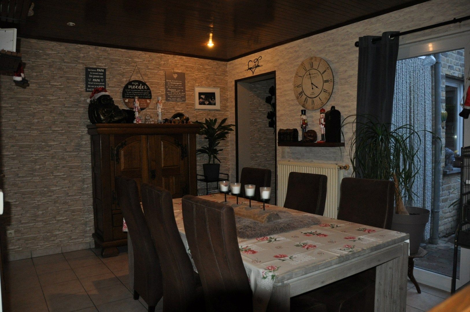 Gezellige rijwoning in het centrum van Izegem - drie slaapkamers - aankoop garagebox mogelijk. foto 4