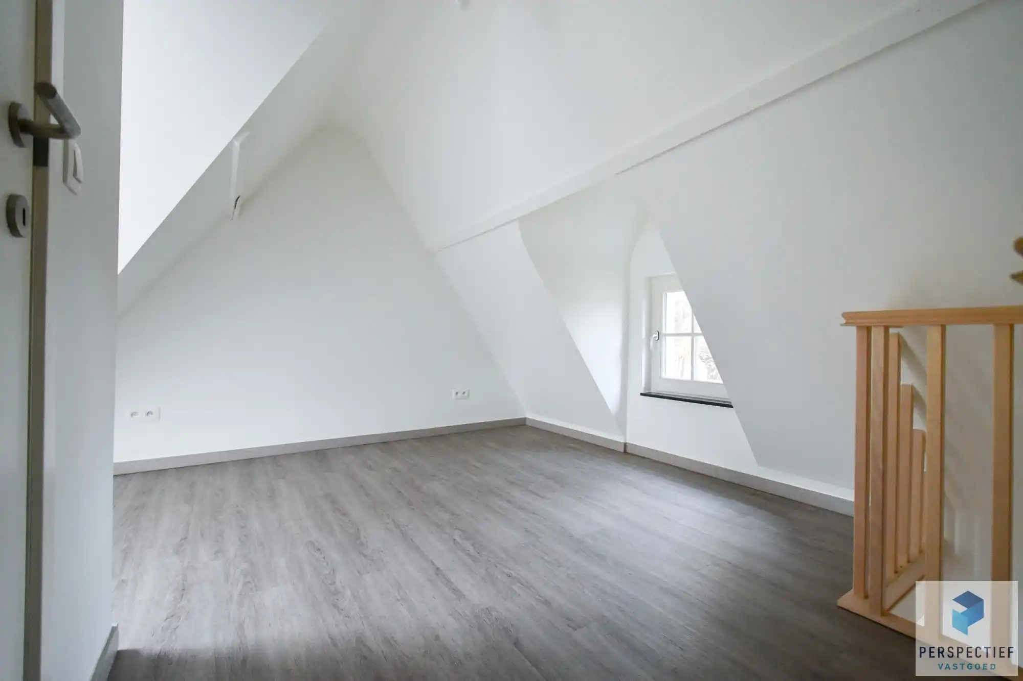 BEZOEKMOMENT VRIJDAG 13/02 VAN 16U30 TOT 18U | Hoogwaardig gerenoveerde stadswoning met prachtig zicht op de Coupure haven foto 15