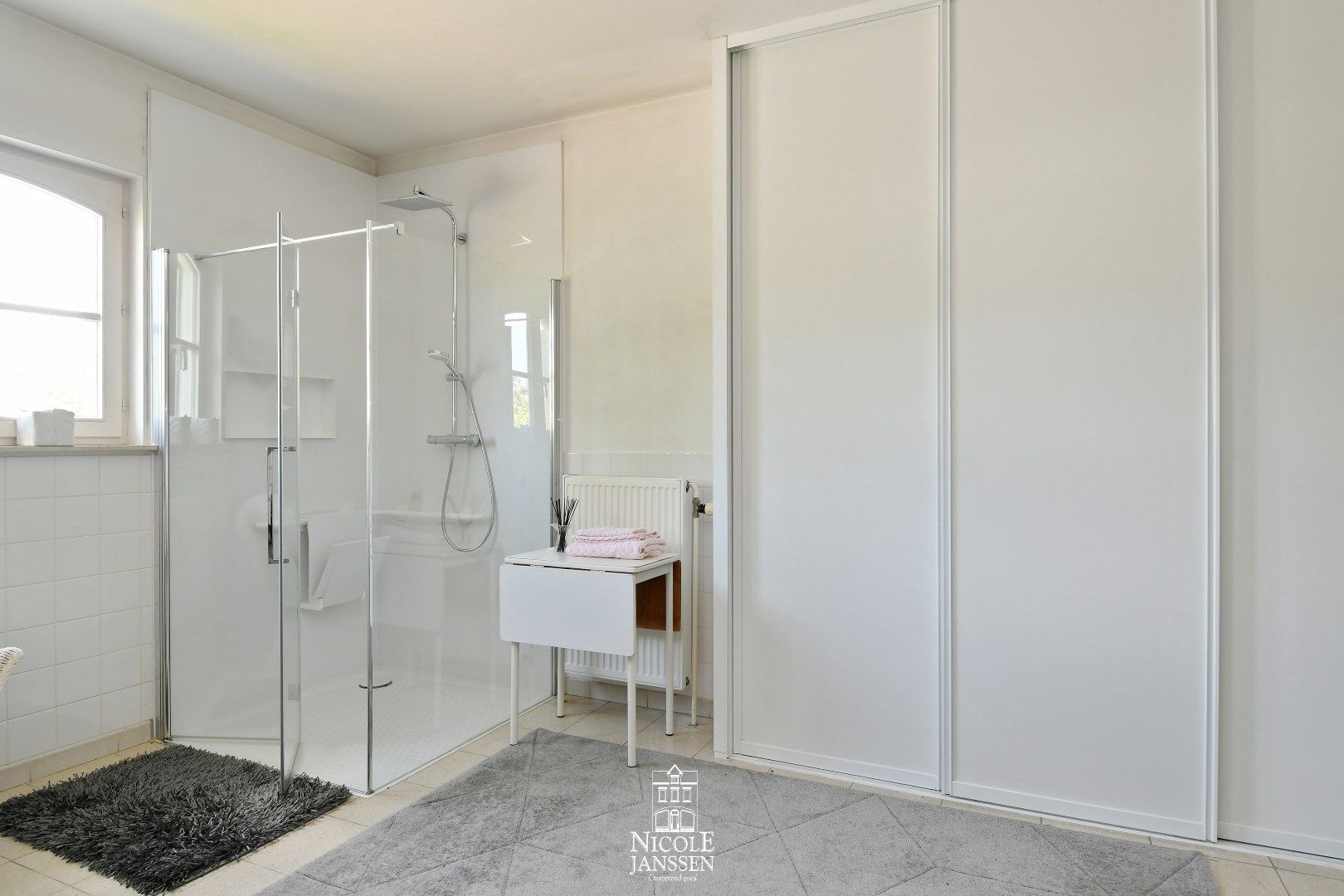 Exclusieve villa met zwembad, poolhouse en royale leefruimtes foto 14