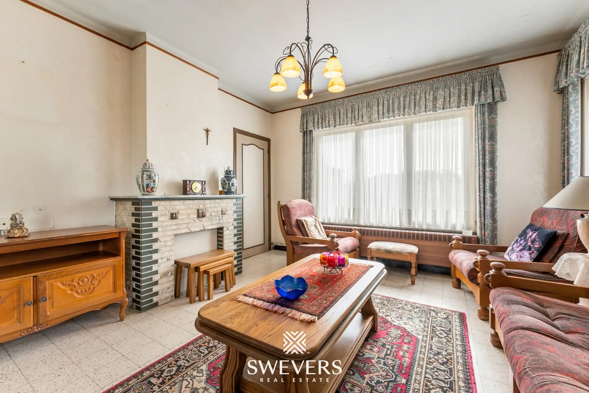 Goed onderhouden gezinswoning met 4 slaapkamers op 15a met vrij uitzicht foto 6