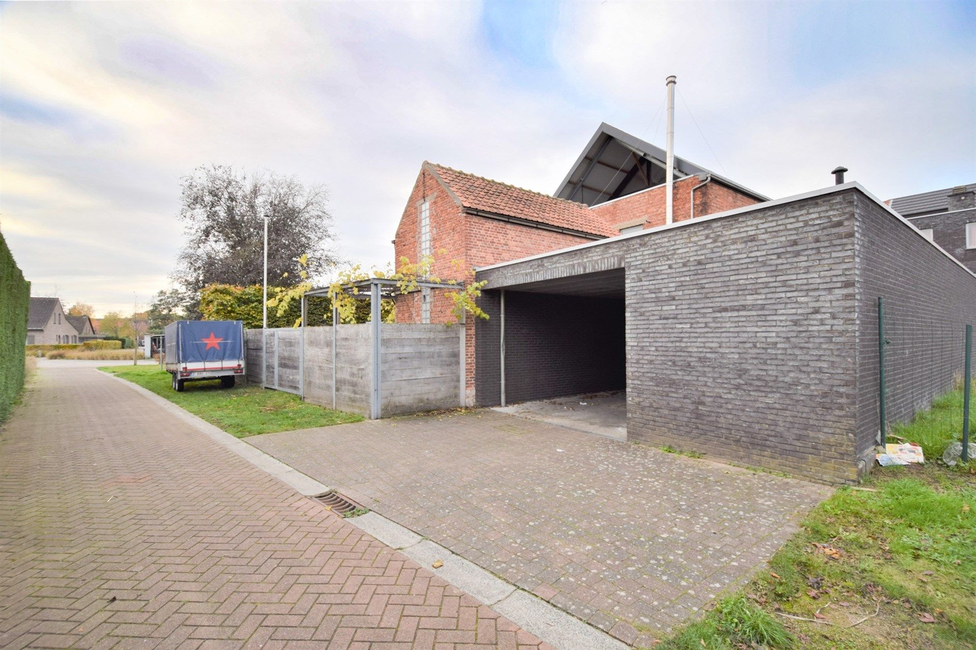Magazijn nabij het centrum van Sint-Gillis-Waas foto 5