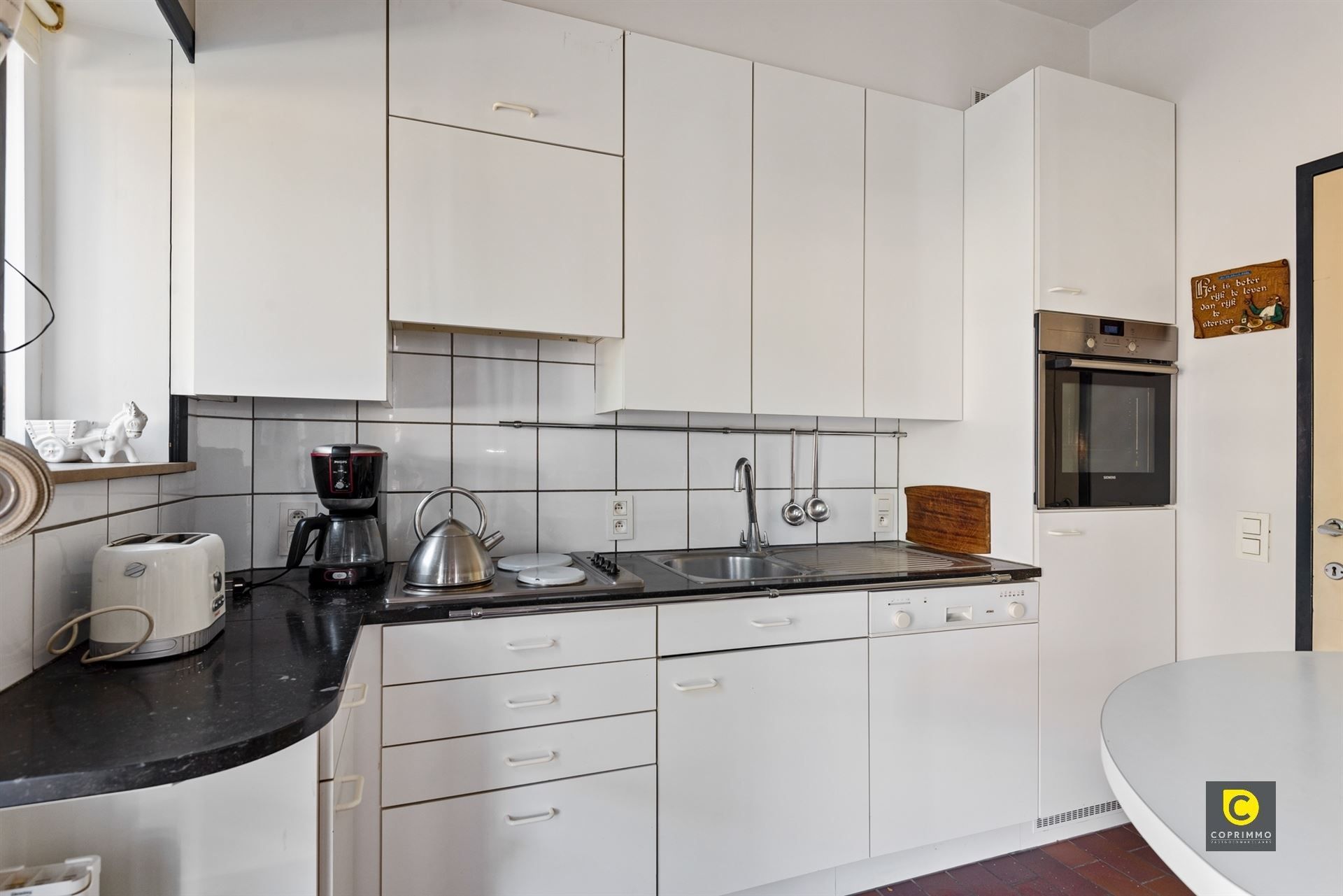 Ruime woning met 5 slpks, bureau en tuin! foto 4