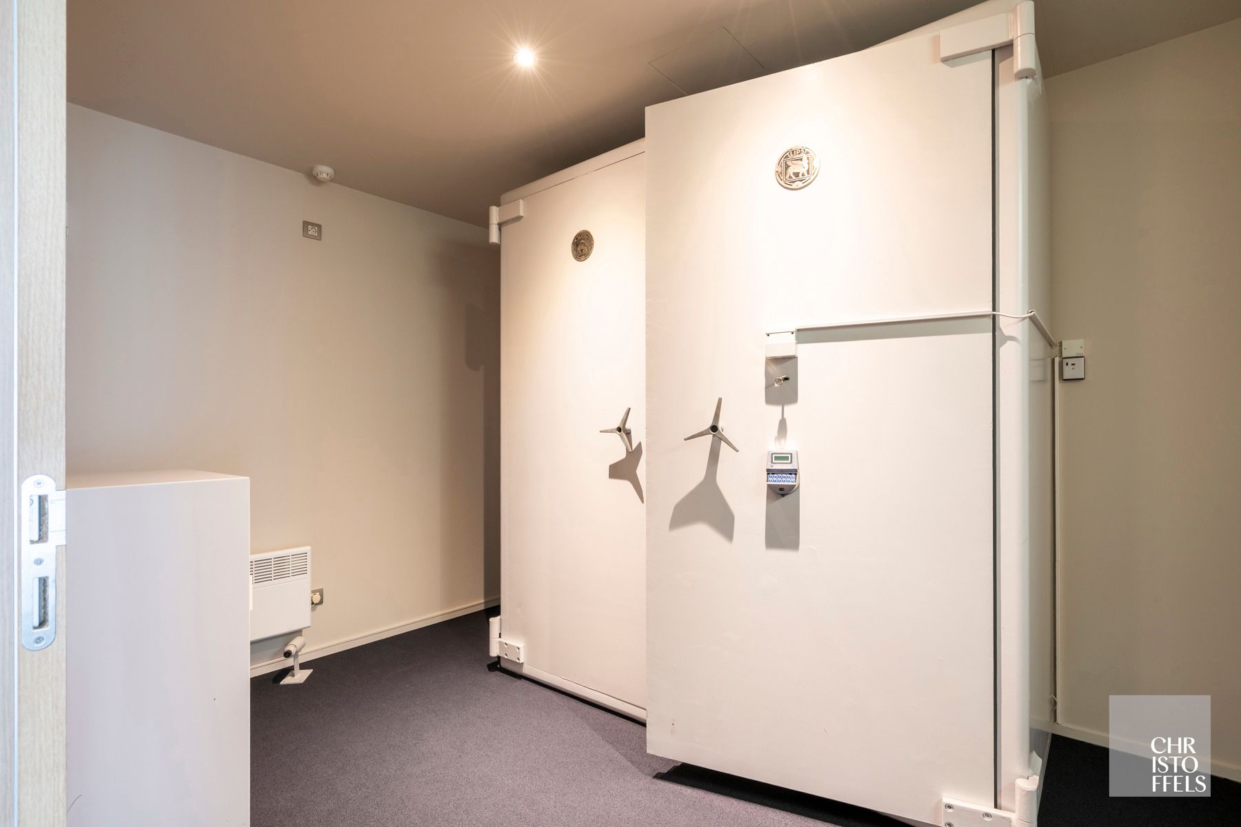 TE HUUR - Kantoorruimte (209m²) op toplocatie in Lanaken!  foto 13