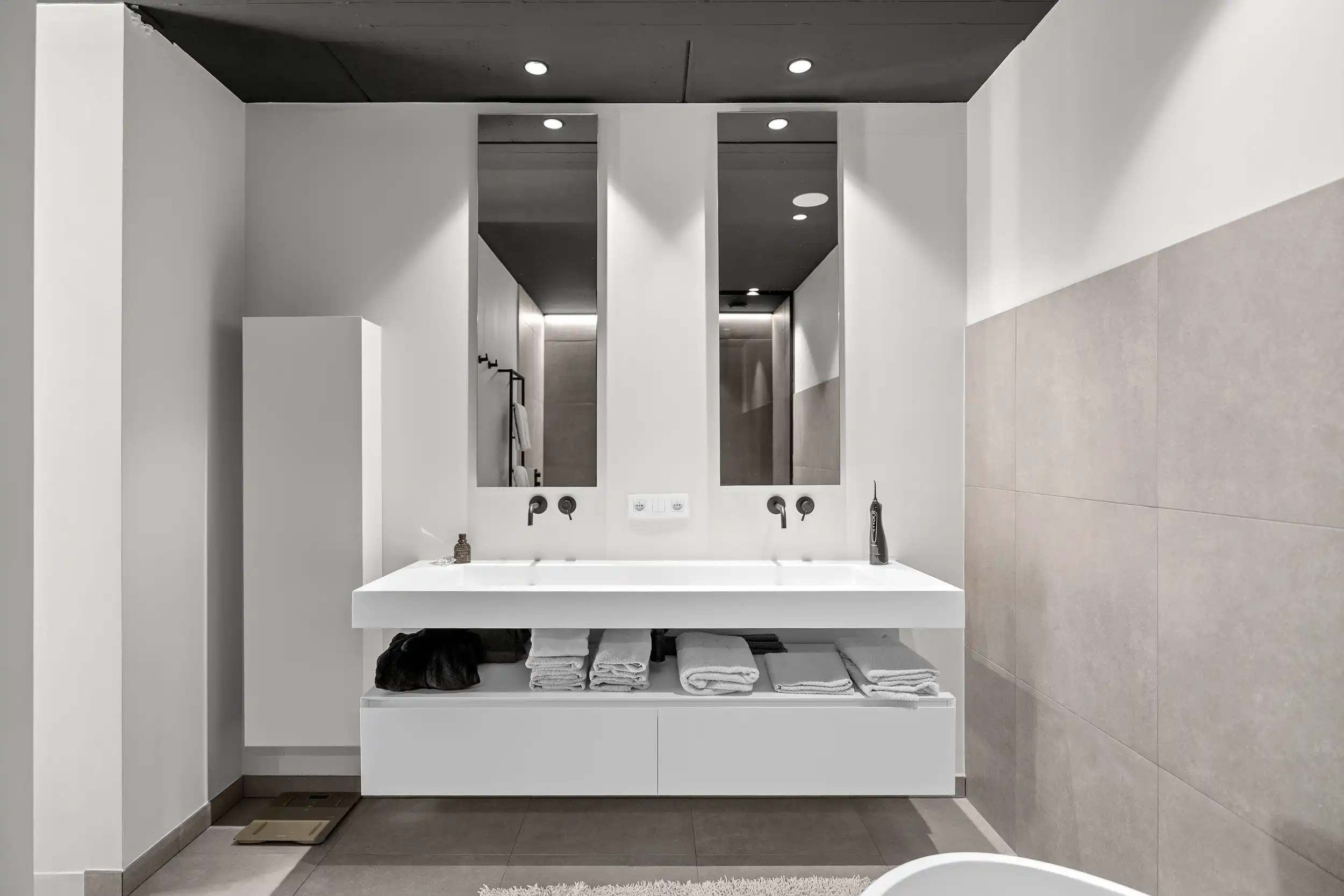 Designvilla in residentiële, doodlopende, woonwijk foto 19