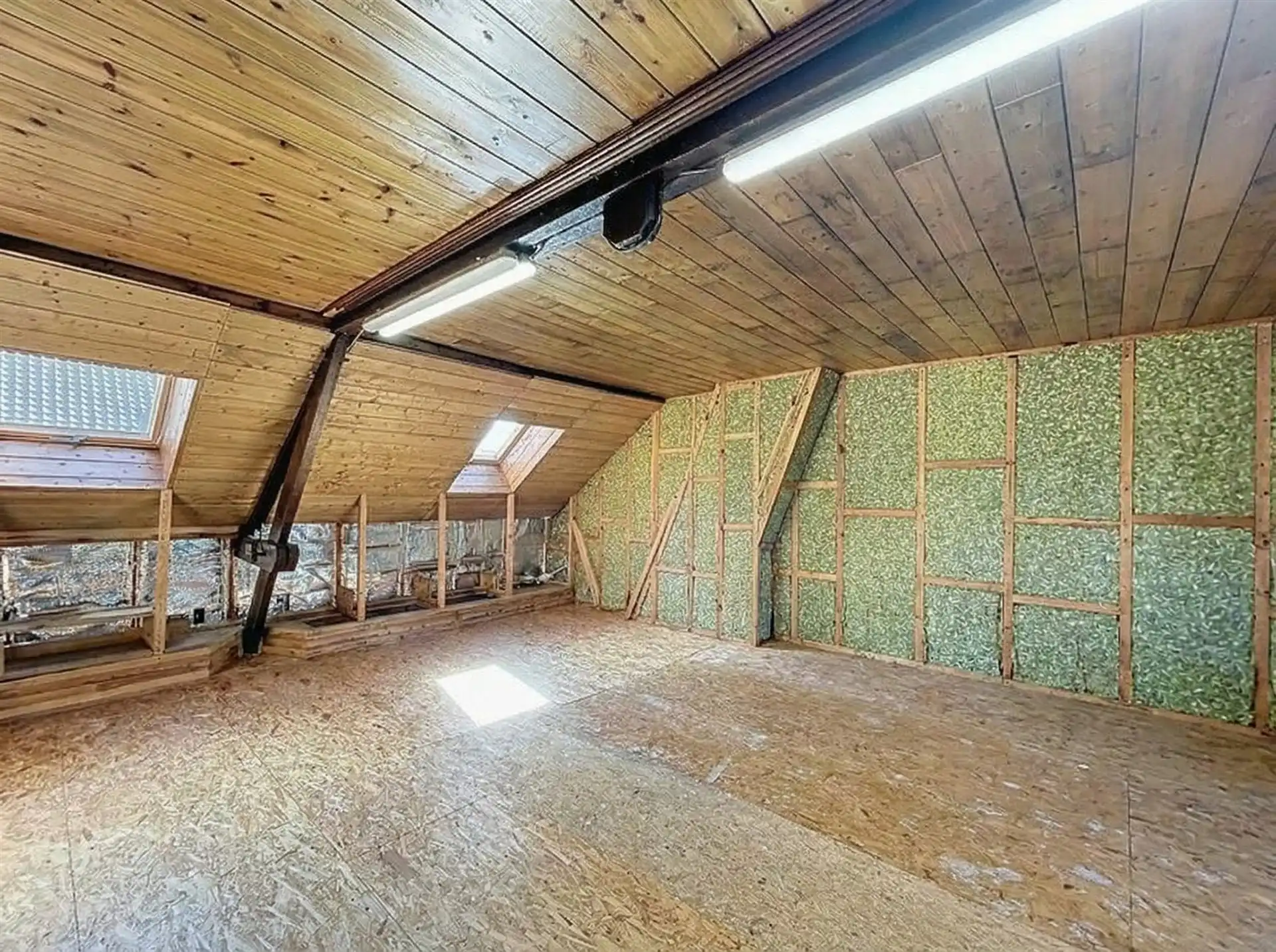 Charmante gezinswoning met 3 slaapkamers en aangename veranda! foto 15