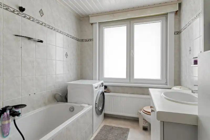 instapklare woning met tuin in een rustige straat te Gent foto 6