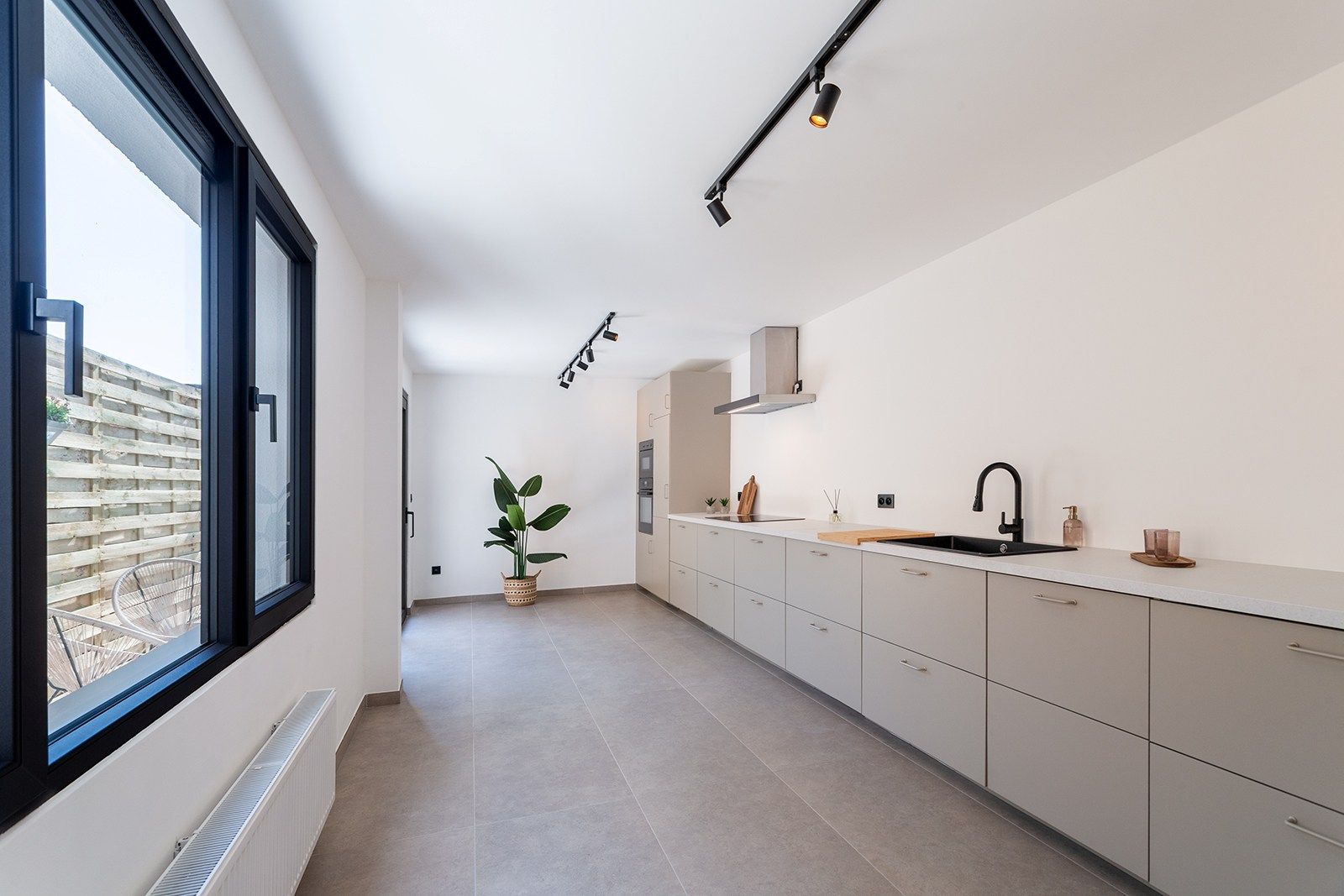 Tiptop gerenoveerde woning met tuin foto 8