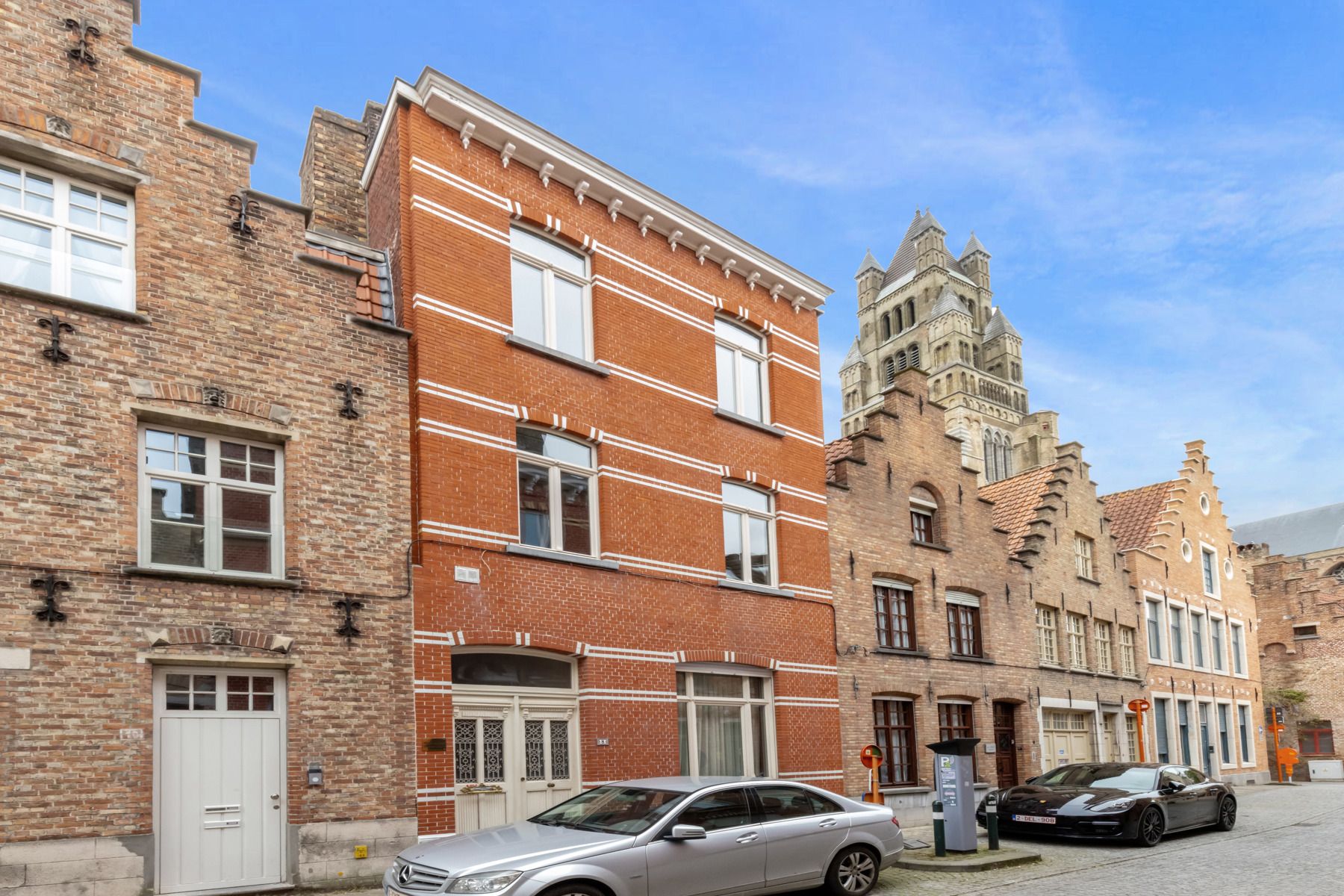 Karaktervolle herenwoning met stadstuin in het historische hart van Brugge foto 2
