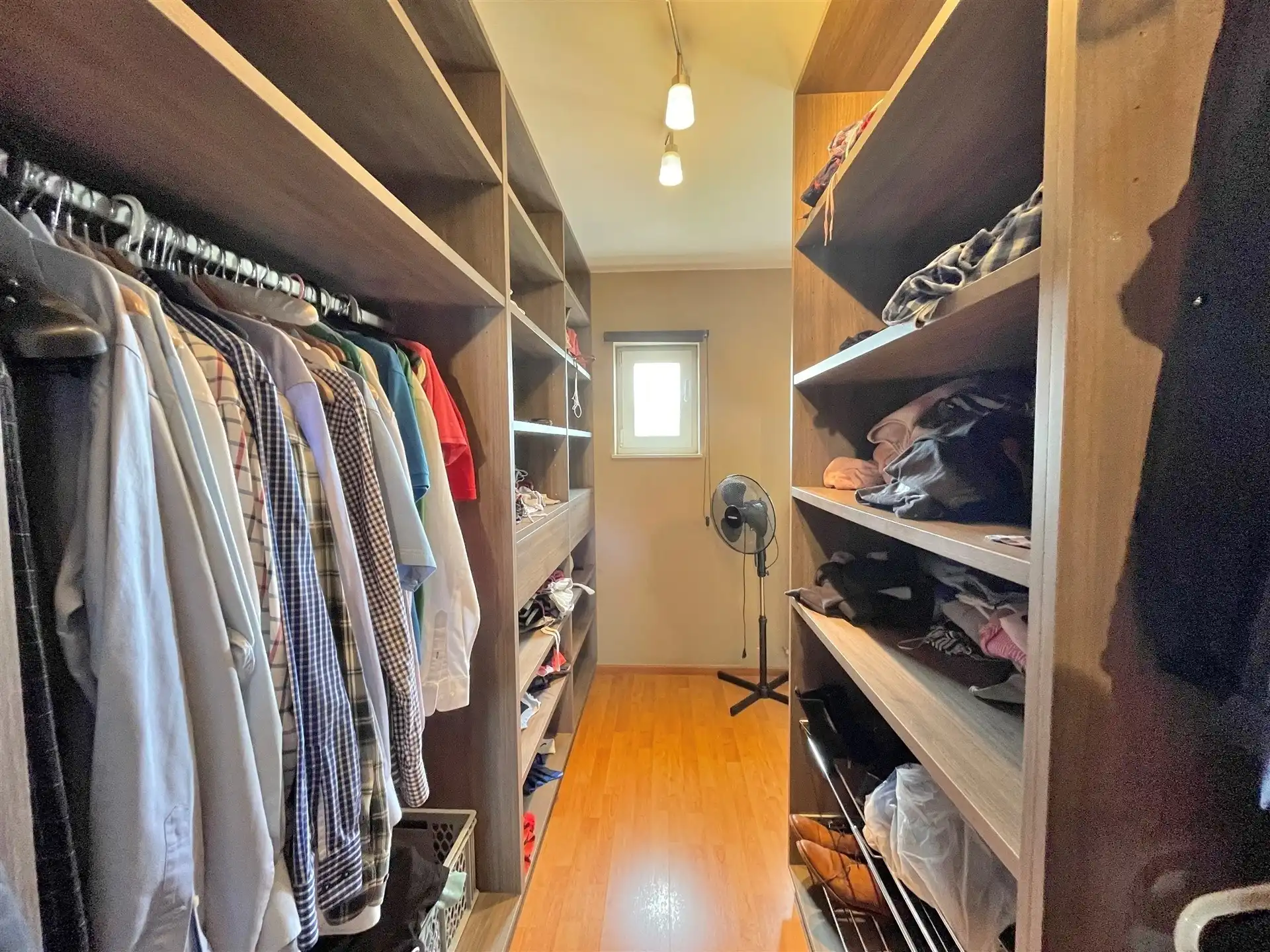 Recente woning met 4 slpks, garage en tuin. foto 9