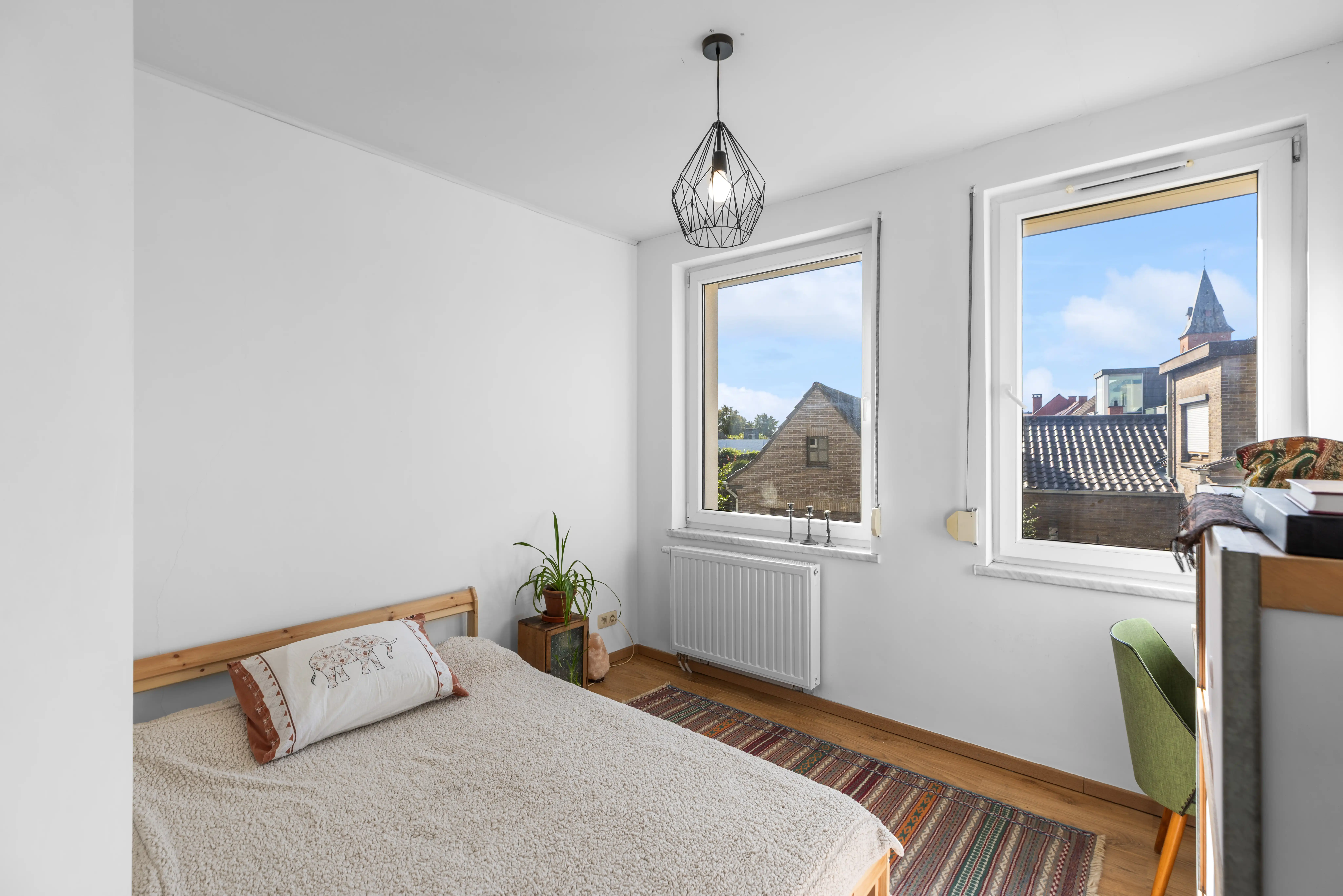 Instapklare woning met gezellig koertje in Belzele (Evergem) foto 6