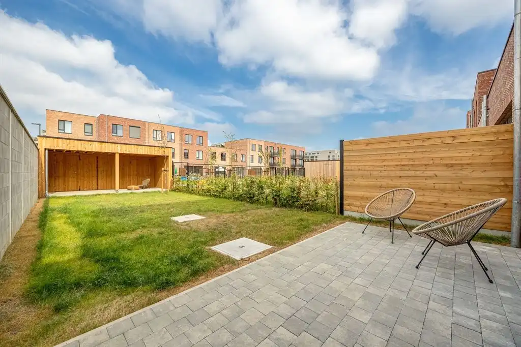 Nieuwbouwwoning onder registratie op toplocatie foto 3