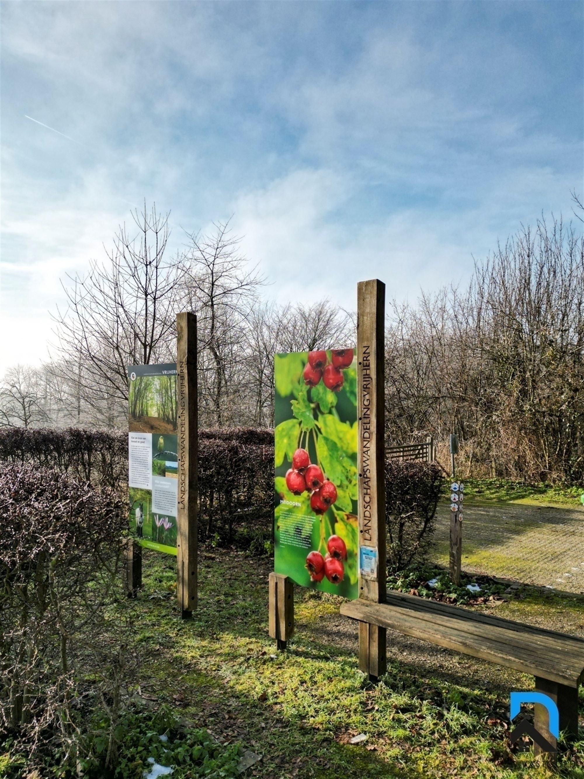 Vrijstaande woning op toplocatie met mooie tuin foto 29