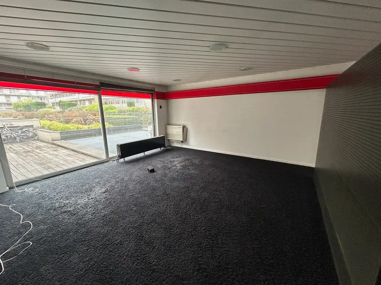 Uitstekend gelegen handelsgelijkvloers naast Polykliniek AZ Monica te koop in Antwerpen, Blancefloerlaan 151 foto 3