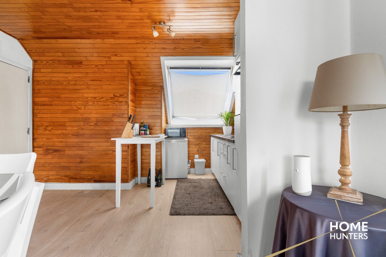 Instapklaar appartement met staanplaats in het hart van Zele! foto 9
