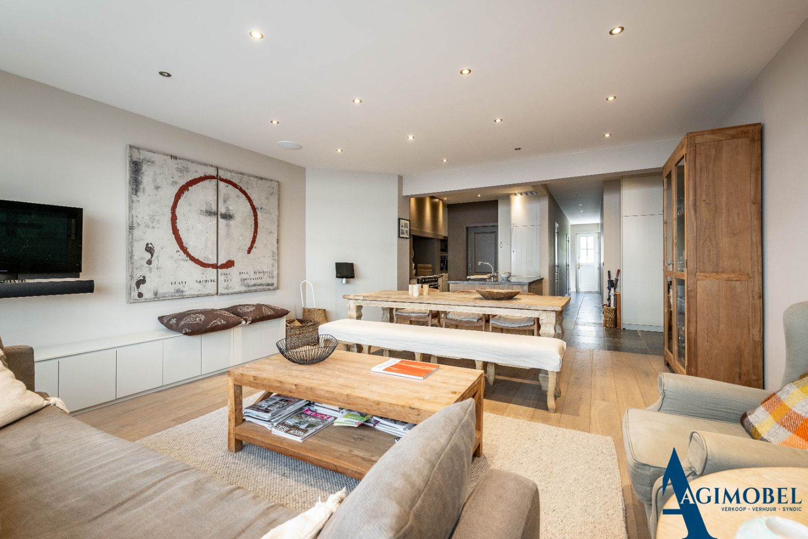 Hoofdfoto van de publicatie: Beleef een vakantie aan zee met landelijke charme  in dit ruim appartement met terras/koer en 3 grote slaapkamers, 200m van het strand.